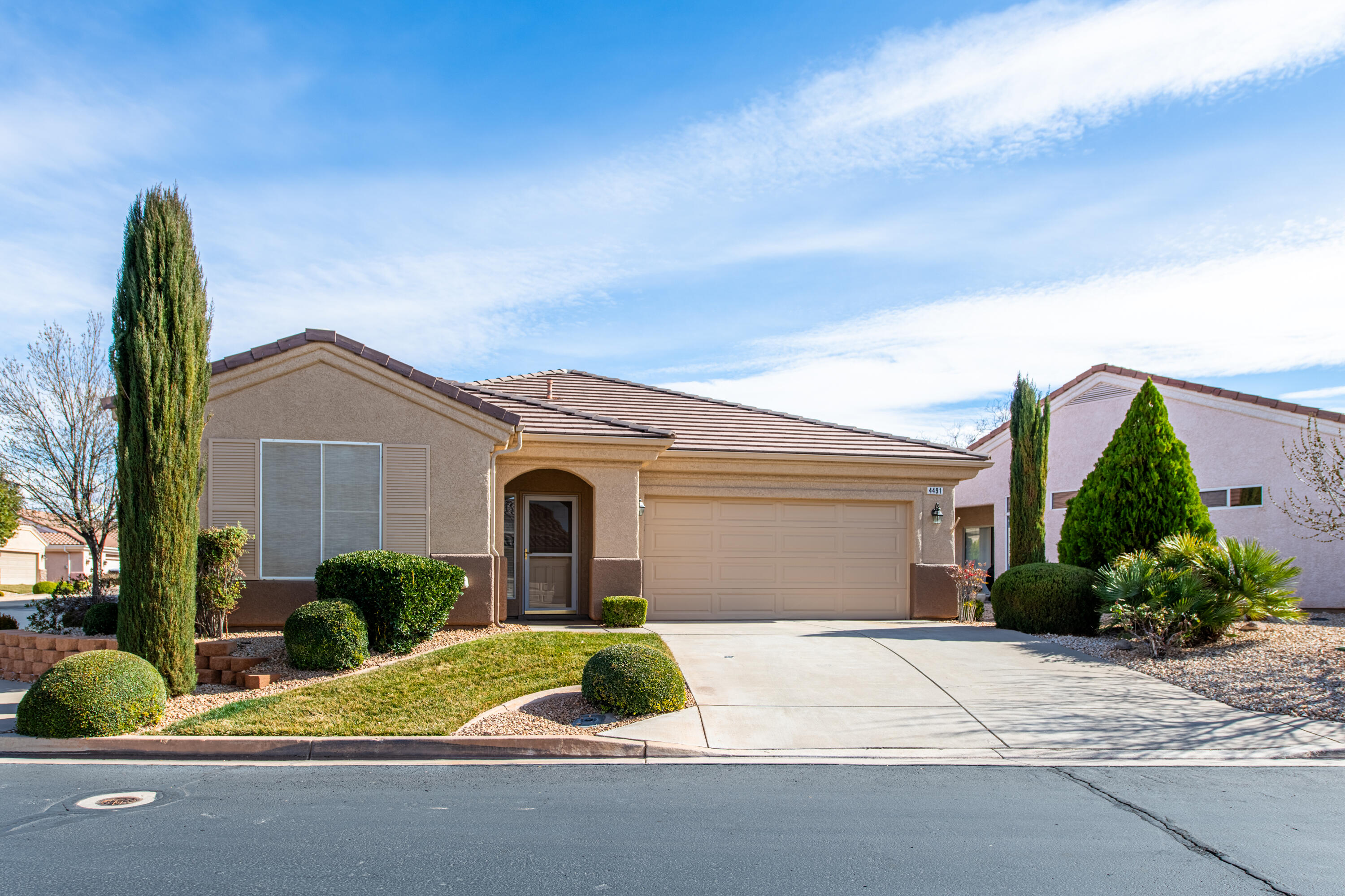 Welcome to the beautiful Sun River Lifestyle.  Enjoy this nicely updated home on a corner lot in the beautiful Sun River 55+ community with all it has to offer. This 2 Bedroom, 2 Bath, 2 Car garage home has fresh paint inside & out, flooring includes LVP & new Carpeting, newer Water Softener. Large walk in Closet, Extra Storage, nice shaded covered patio. Located near the new Costco, Smith's & other great restaurants & shopping.  This Community offers so many great things to do with indoor/outdoor pools, exercise room, golf, pickleball, crafts walking/hiking trails and so many activities you won't have time to be bored!  Easy low maintenance home with Zero scape yard, HOA handles the front & sides.
Don't miss out on this cute clean & lovely home in this quiet and beautiful area.