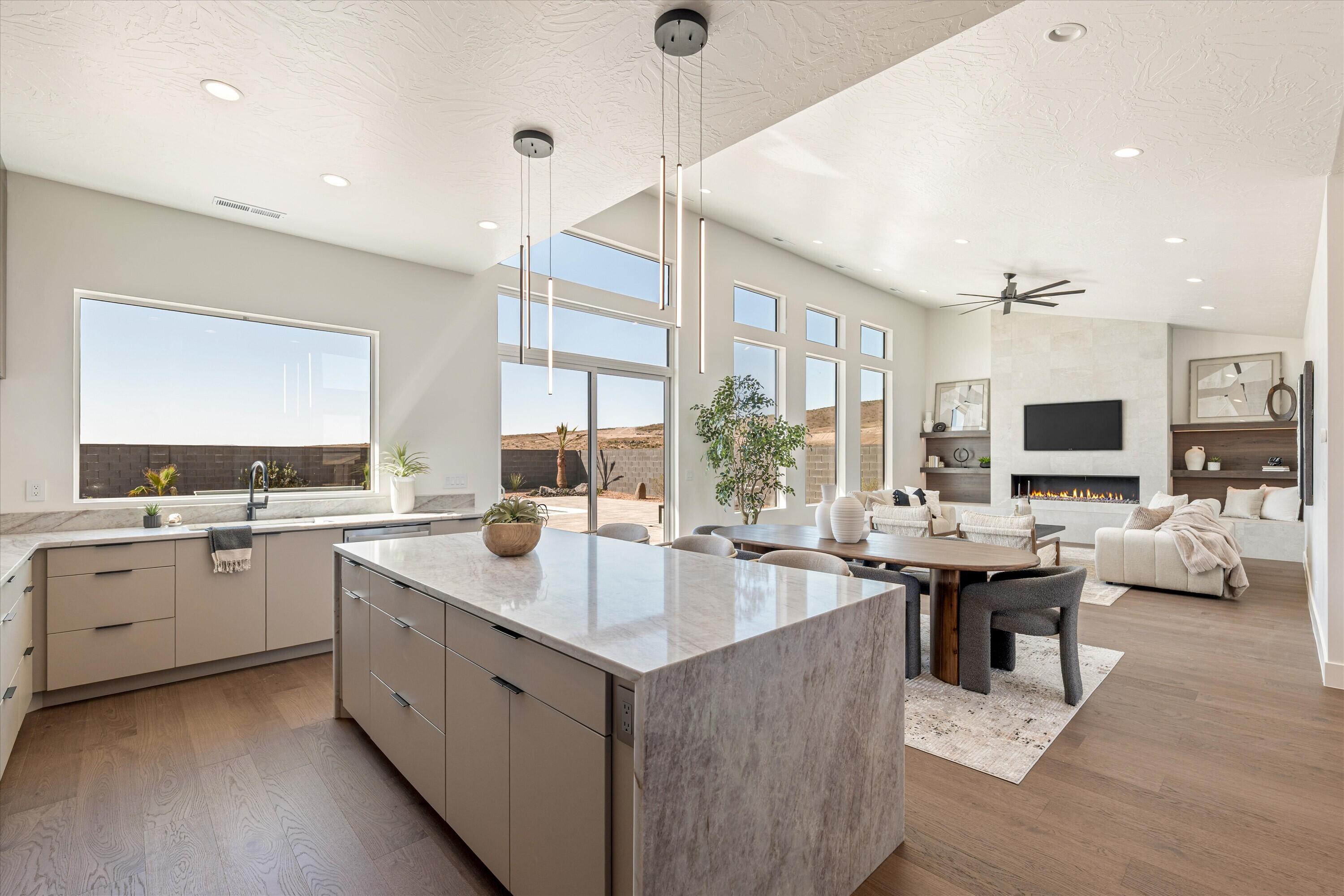 SCENIC POINTE - Residential
