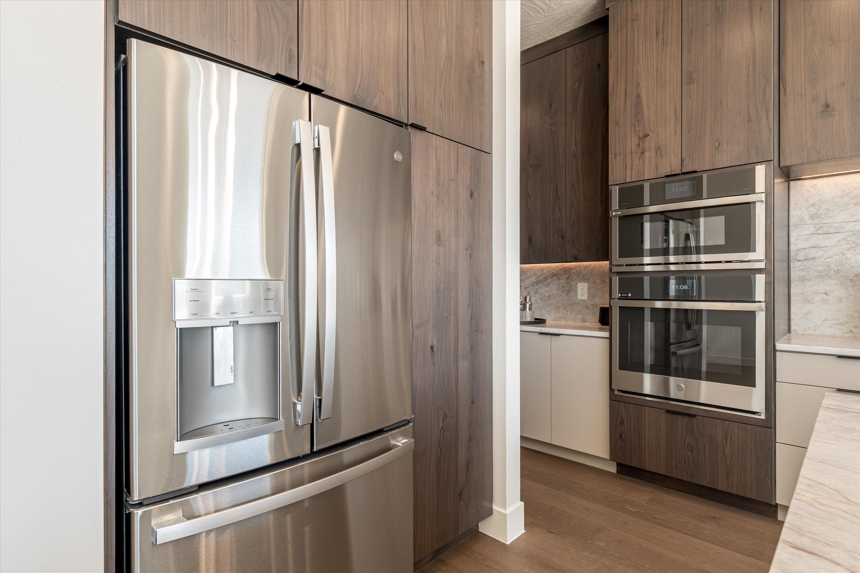 SCENIC POINTE - Residential