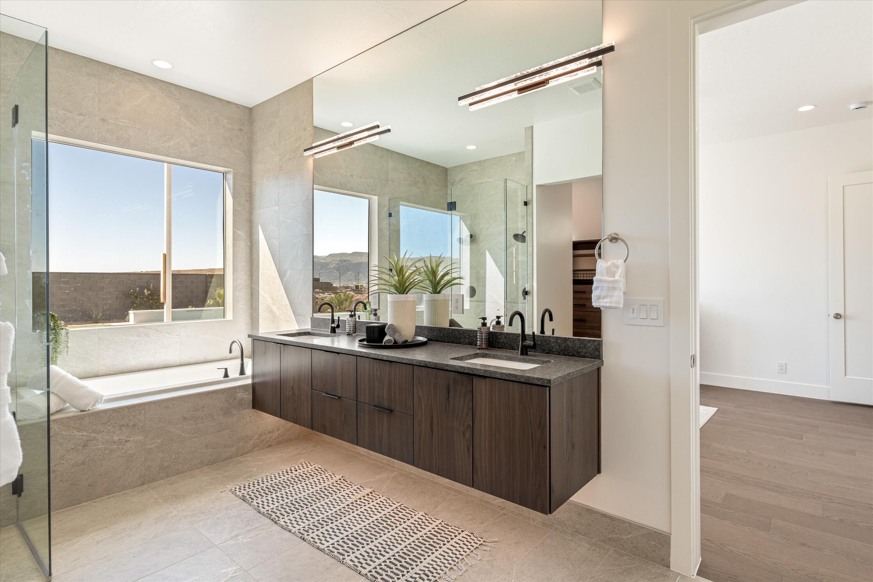 SCENIC POINTE - Residential