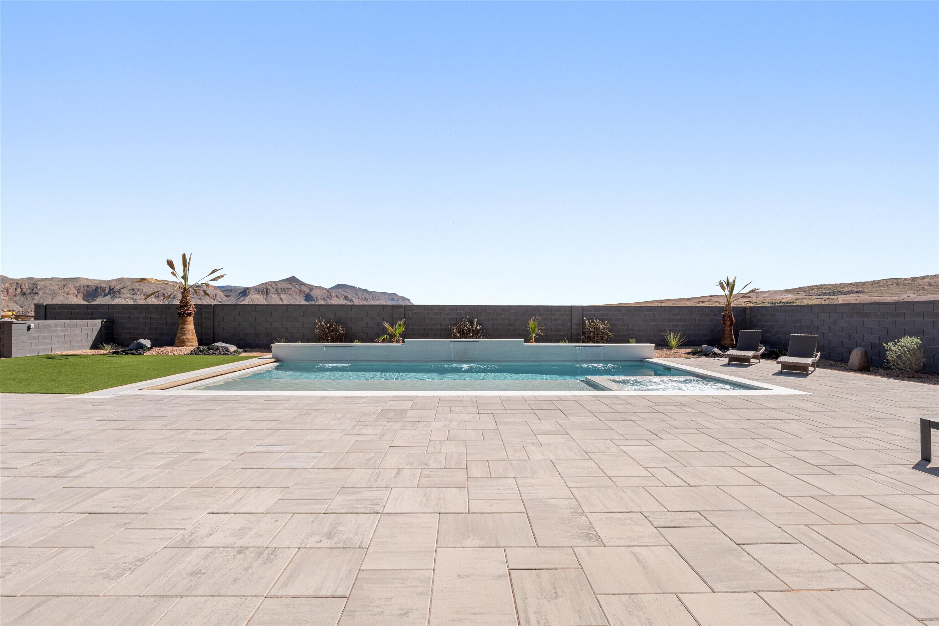 SCENIC POINTE - Residential