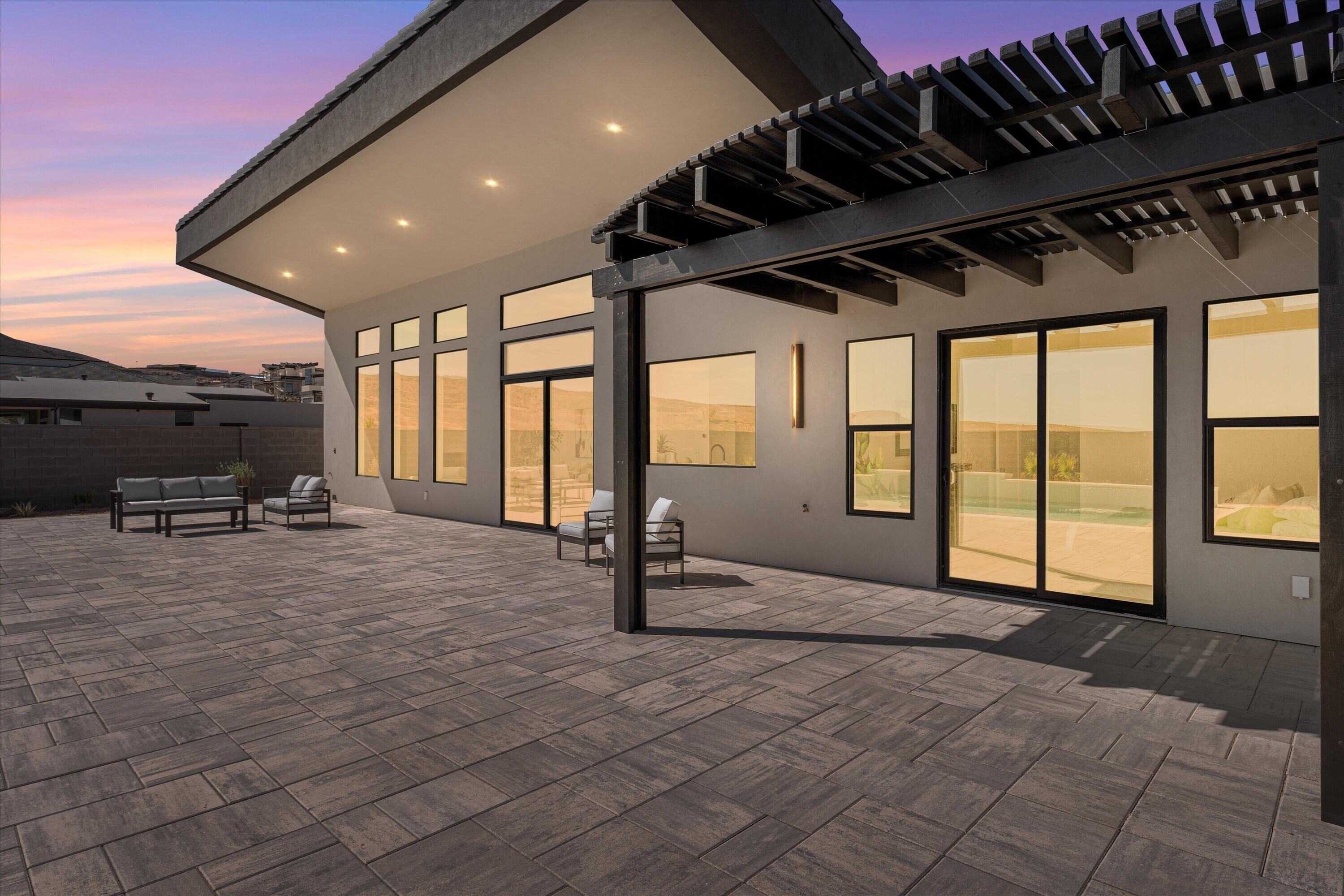 SCENIC POINTE - Residential