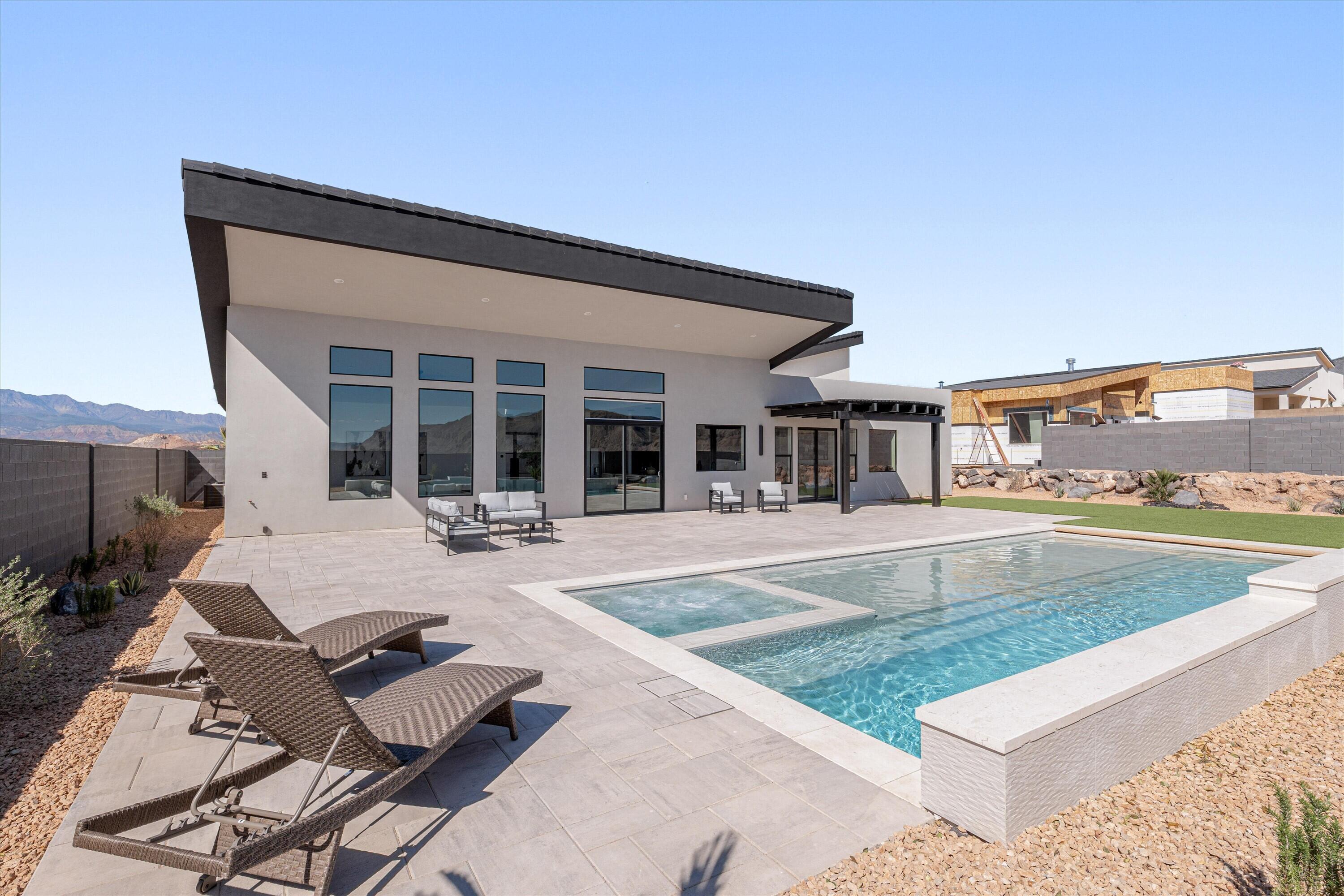 SCENIC POINTE - Residential
