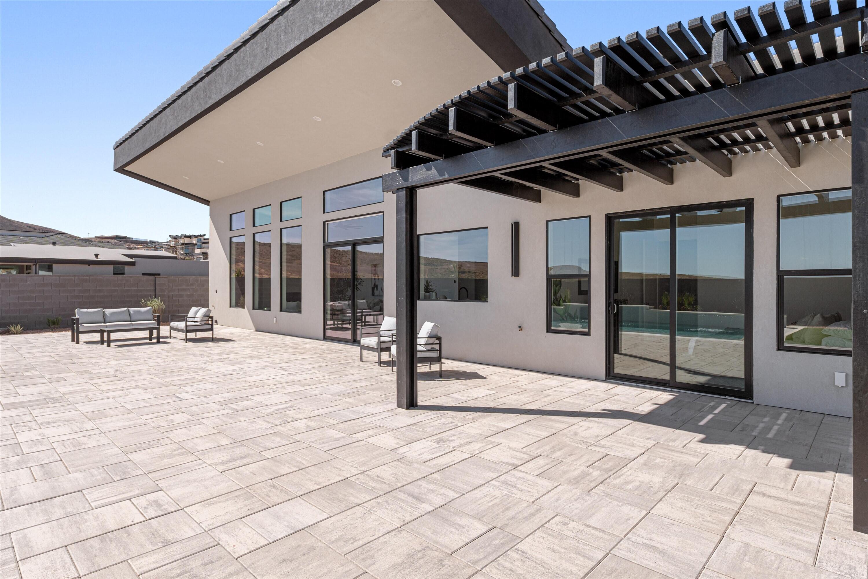SCENIC POINTE - Residential
