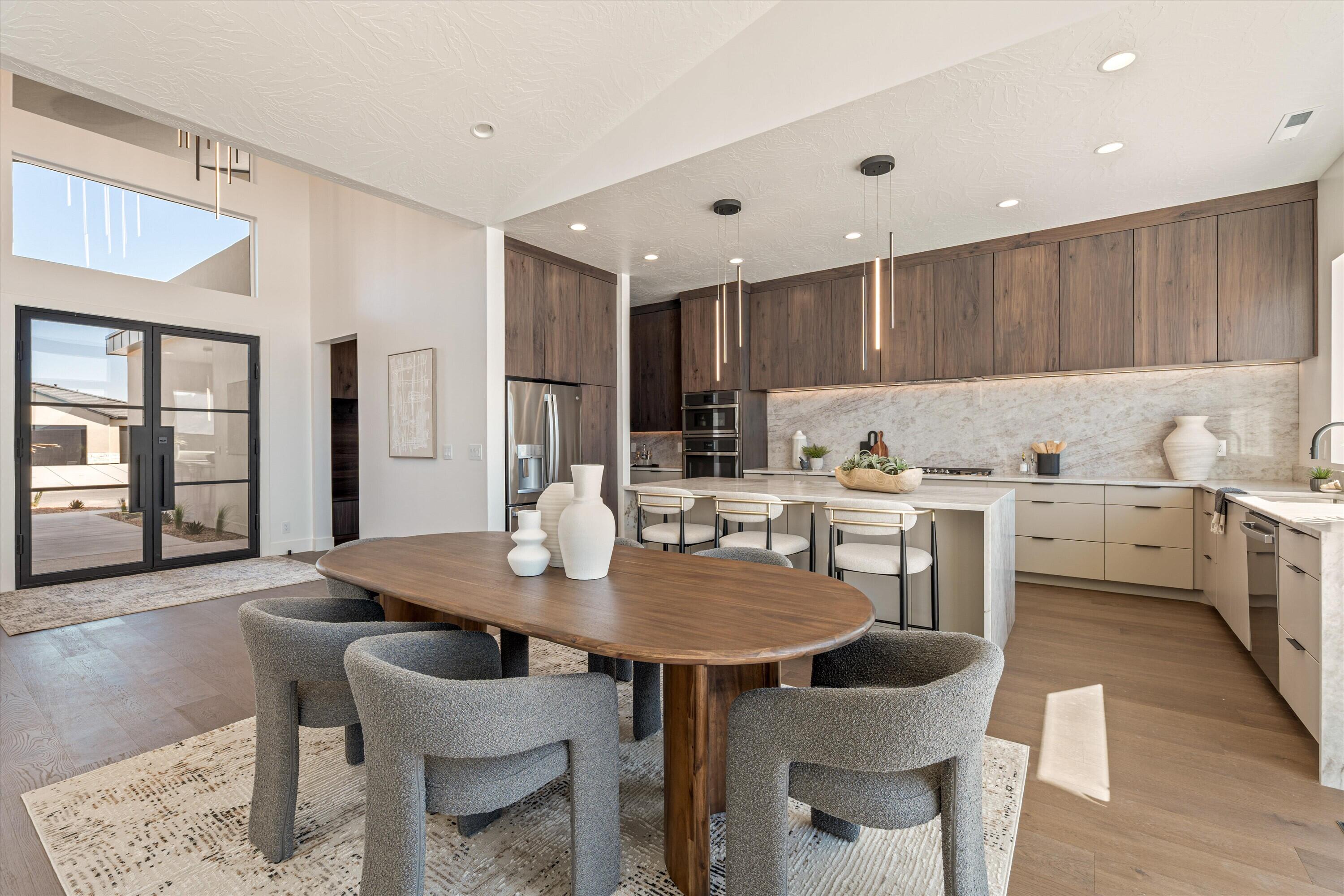 SCENIC POINTE - Residential