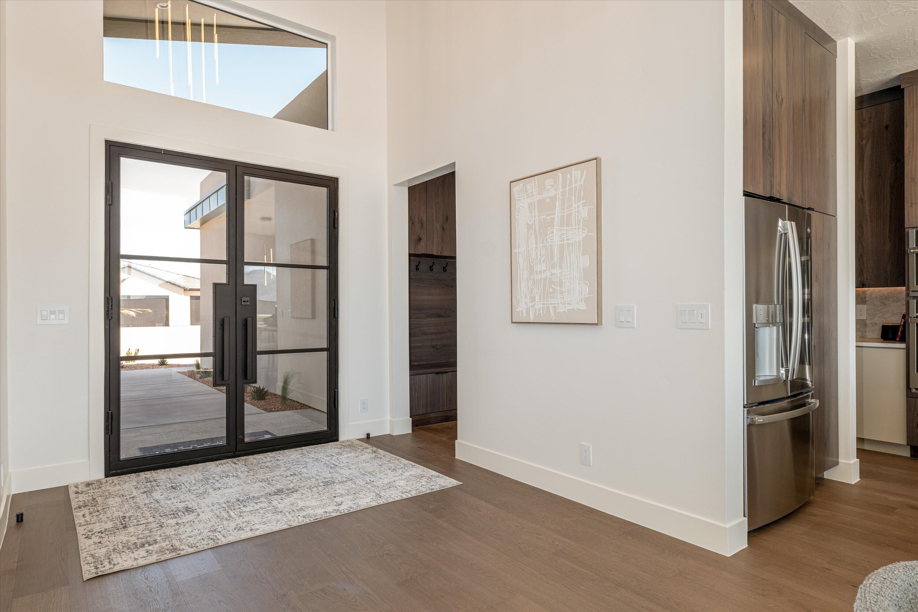 SCENIC POINTE - Residential