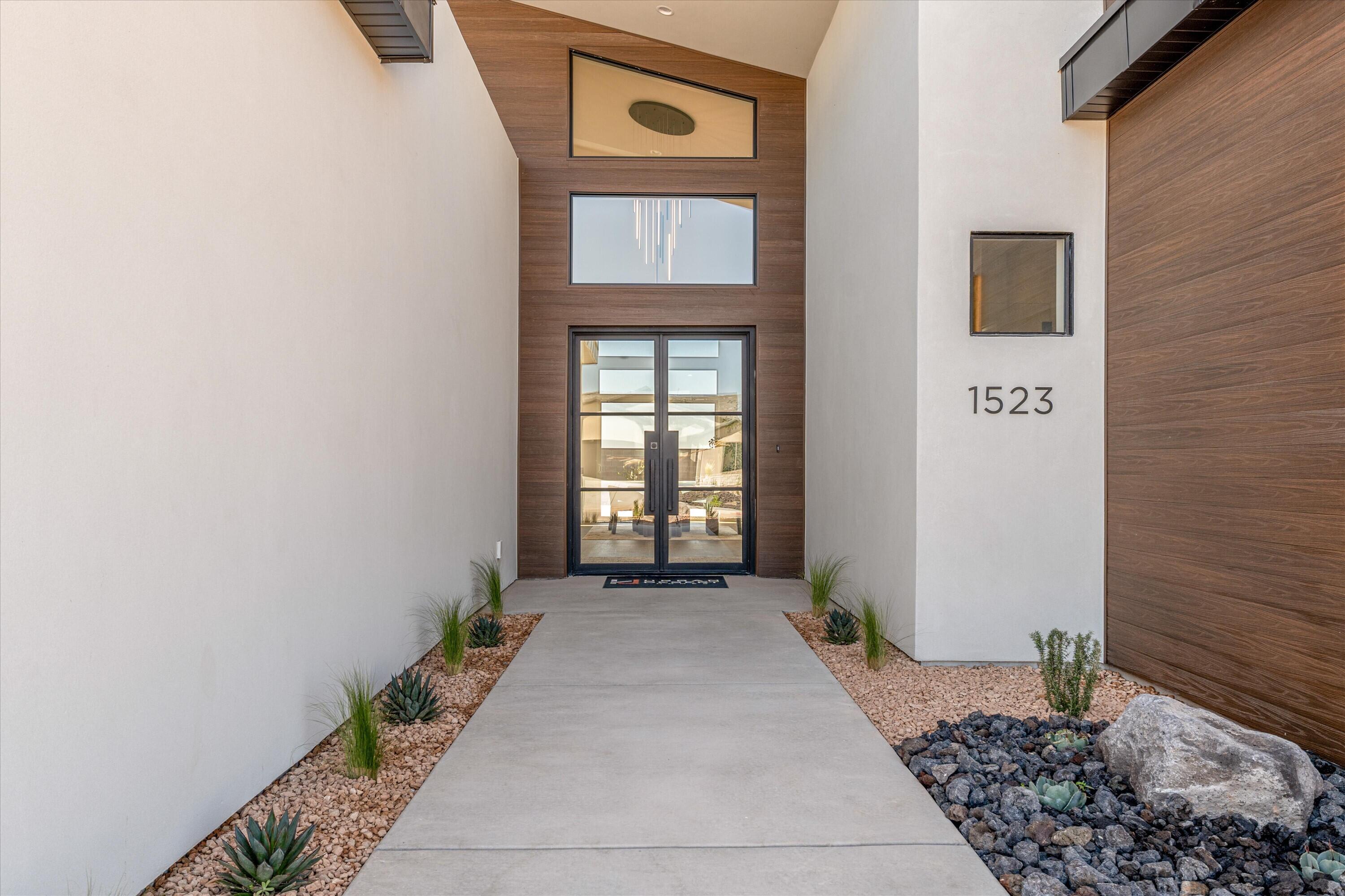 SCENIC POINTE - Residential