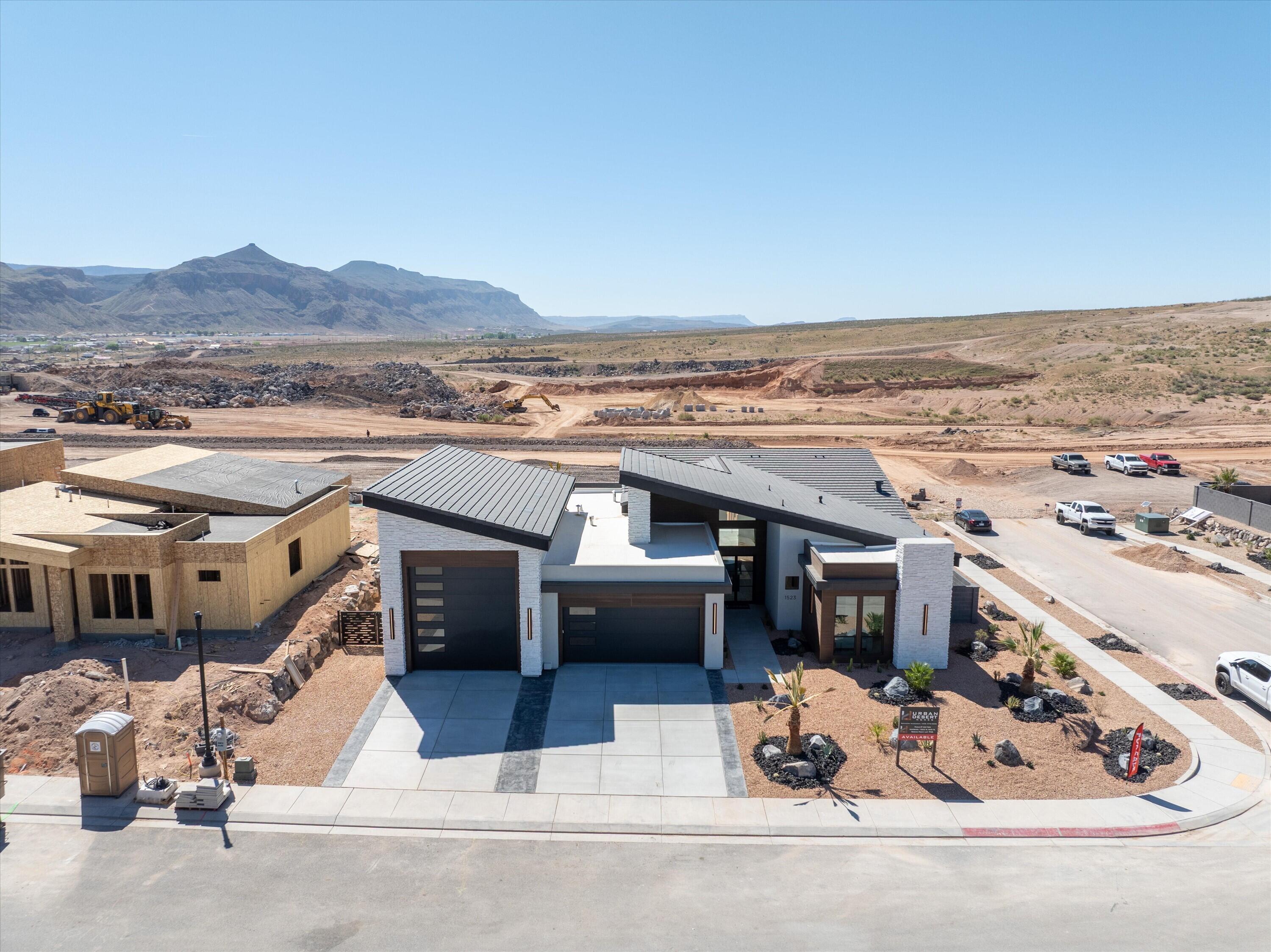 SCENIC POINTE - Residential