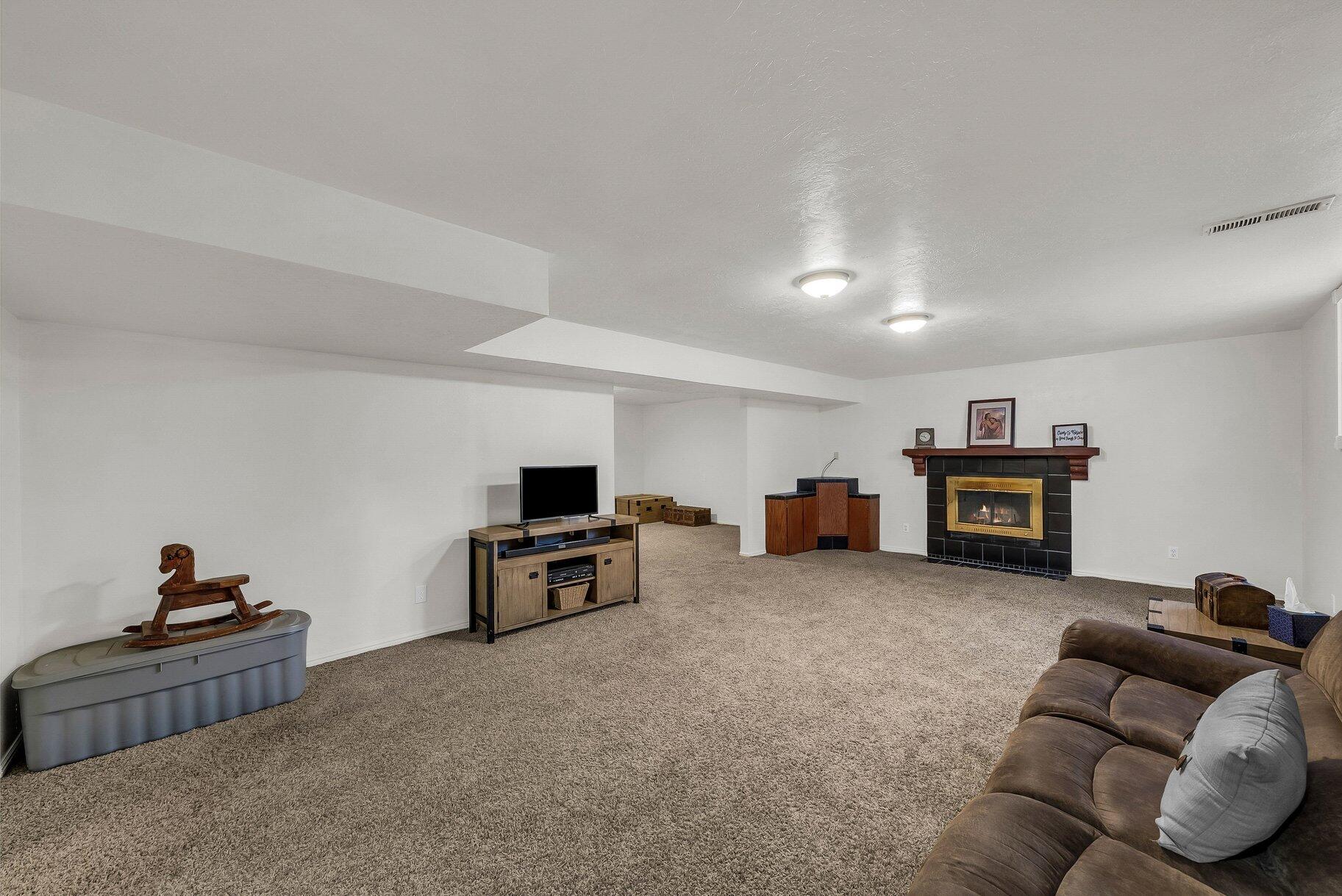 BLOOMINGTON COUNTRY CLUB - Residential