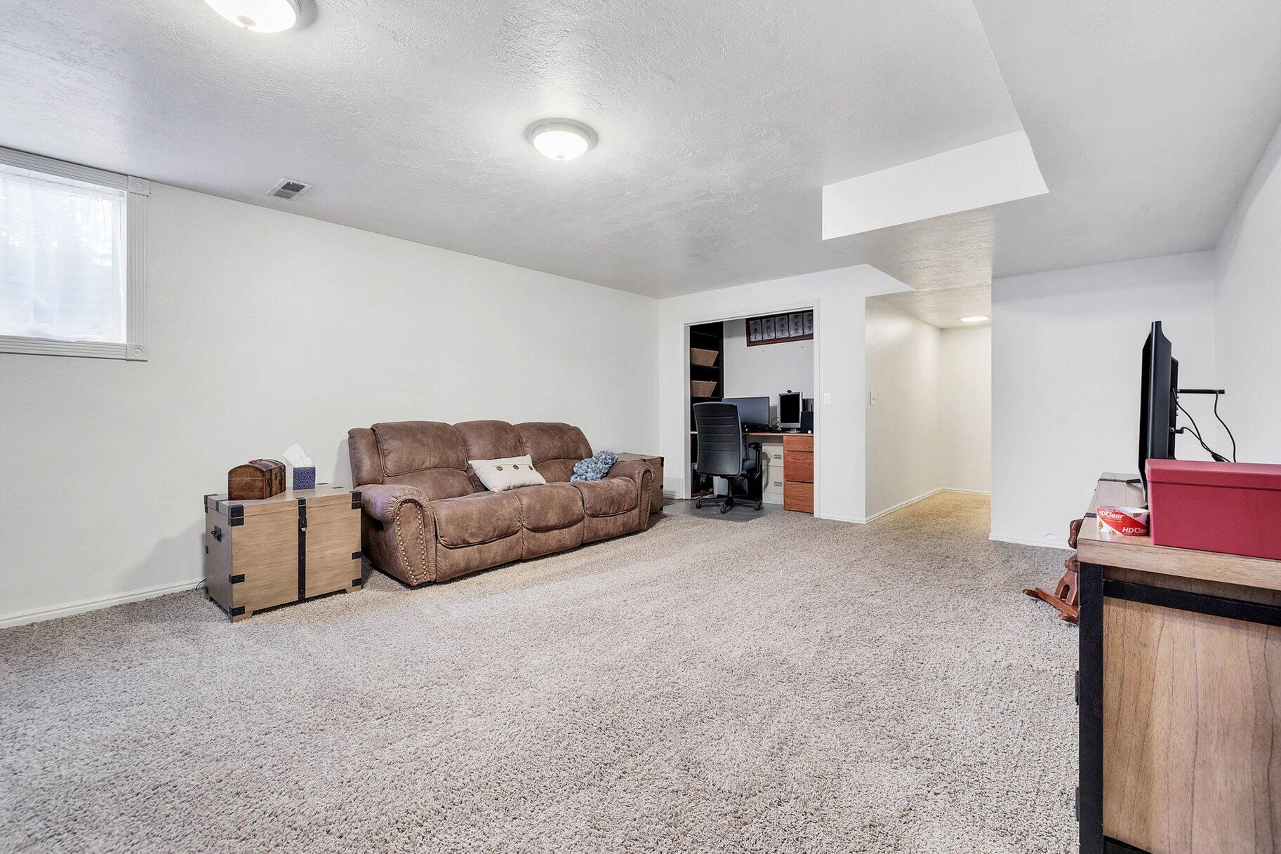 BLOOMINGTON COUNTRY CLUB - Residential