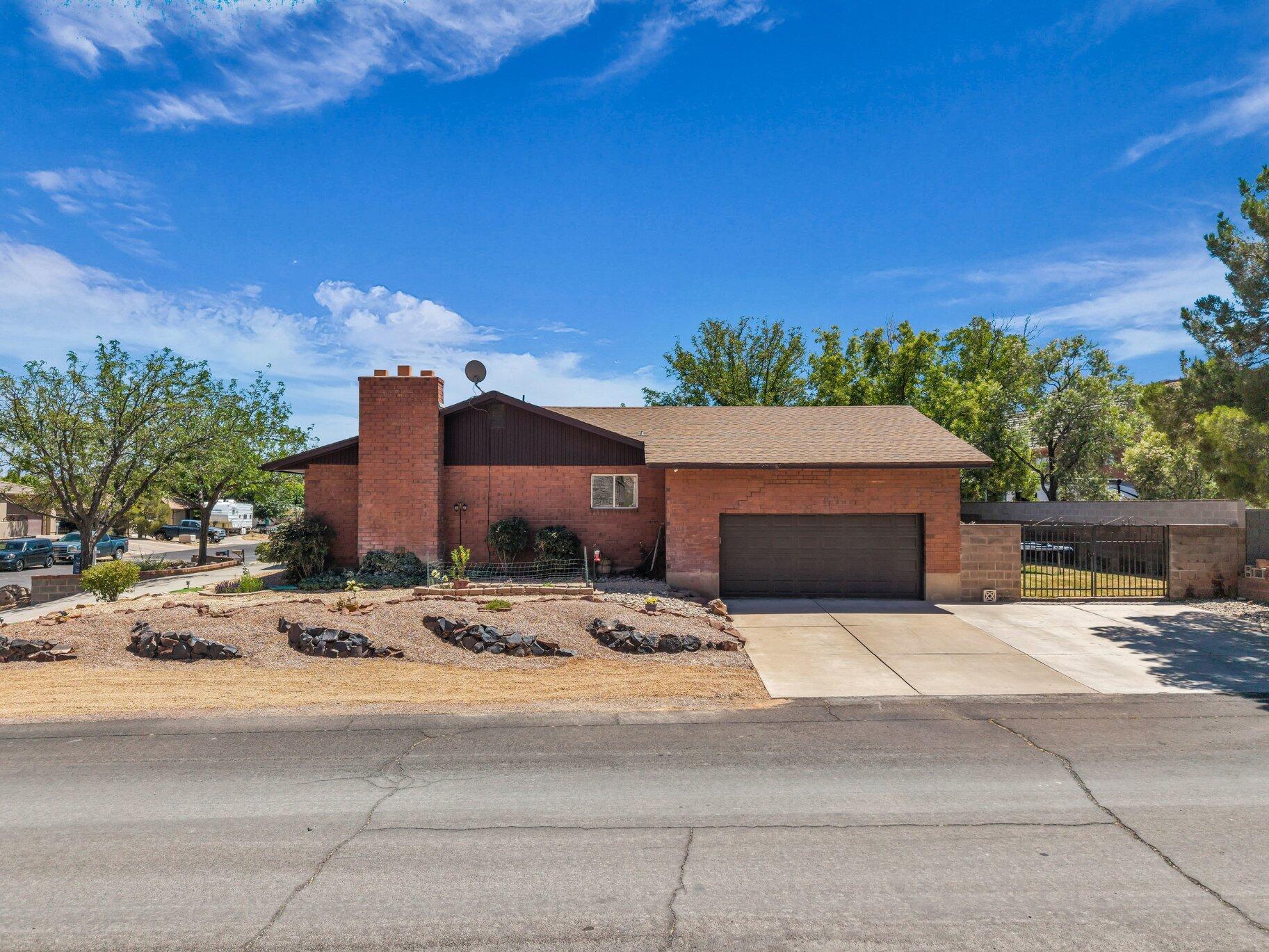 BLOOMINGTON COUNTRY CLUB - Residential