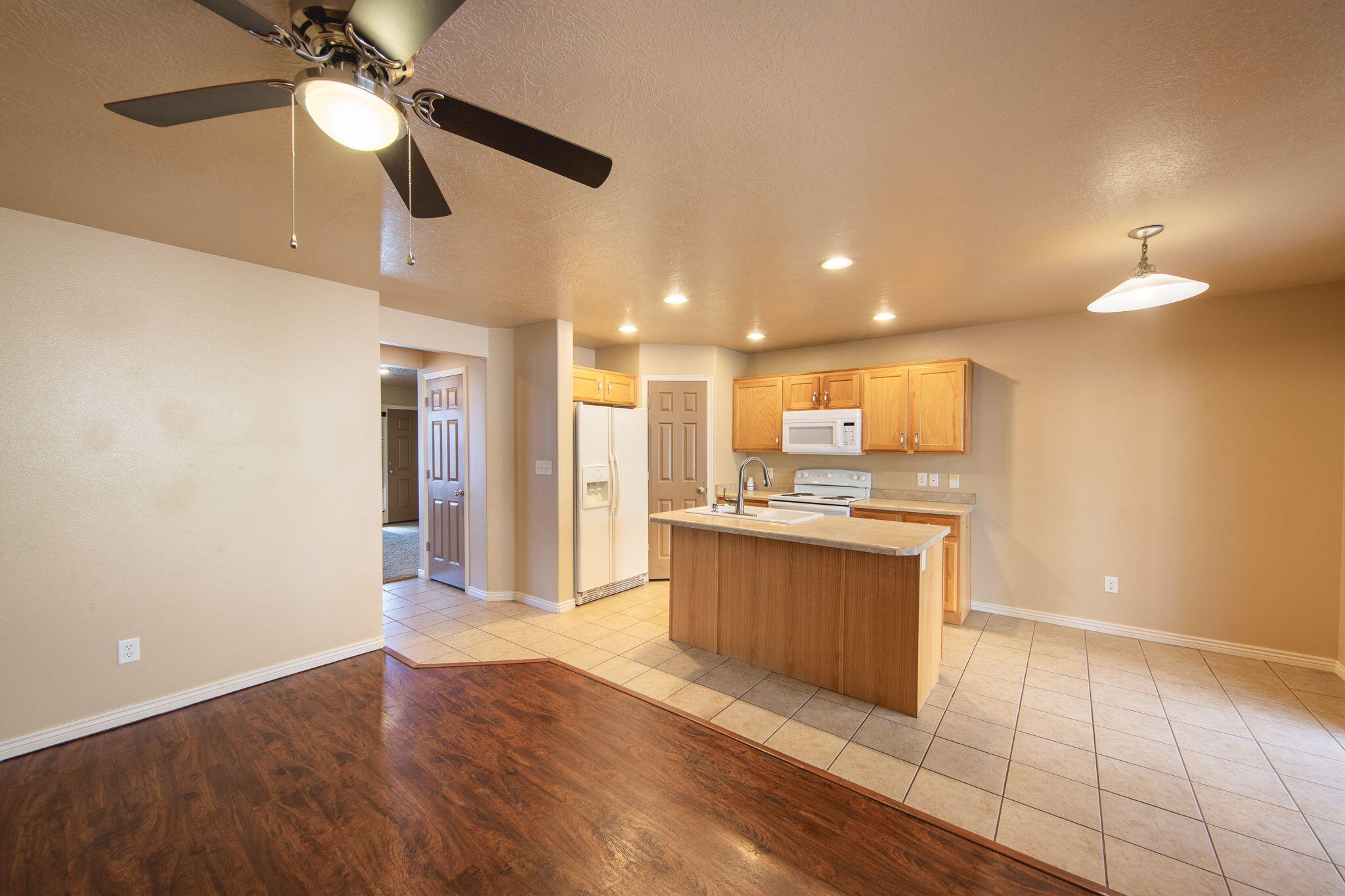 HIDDEN VALLEY TOWN HOMES - Residential