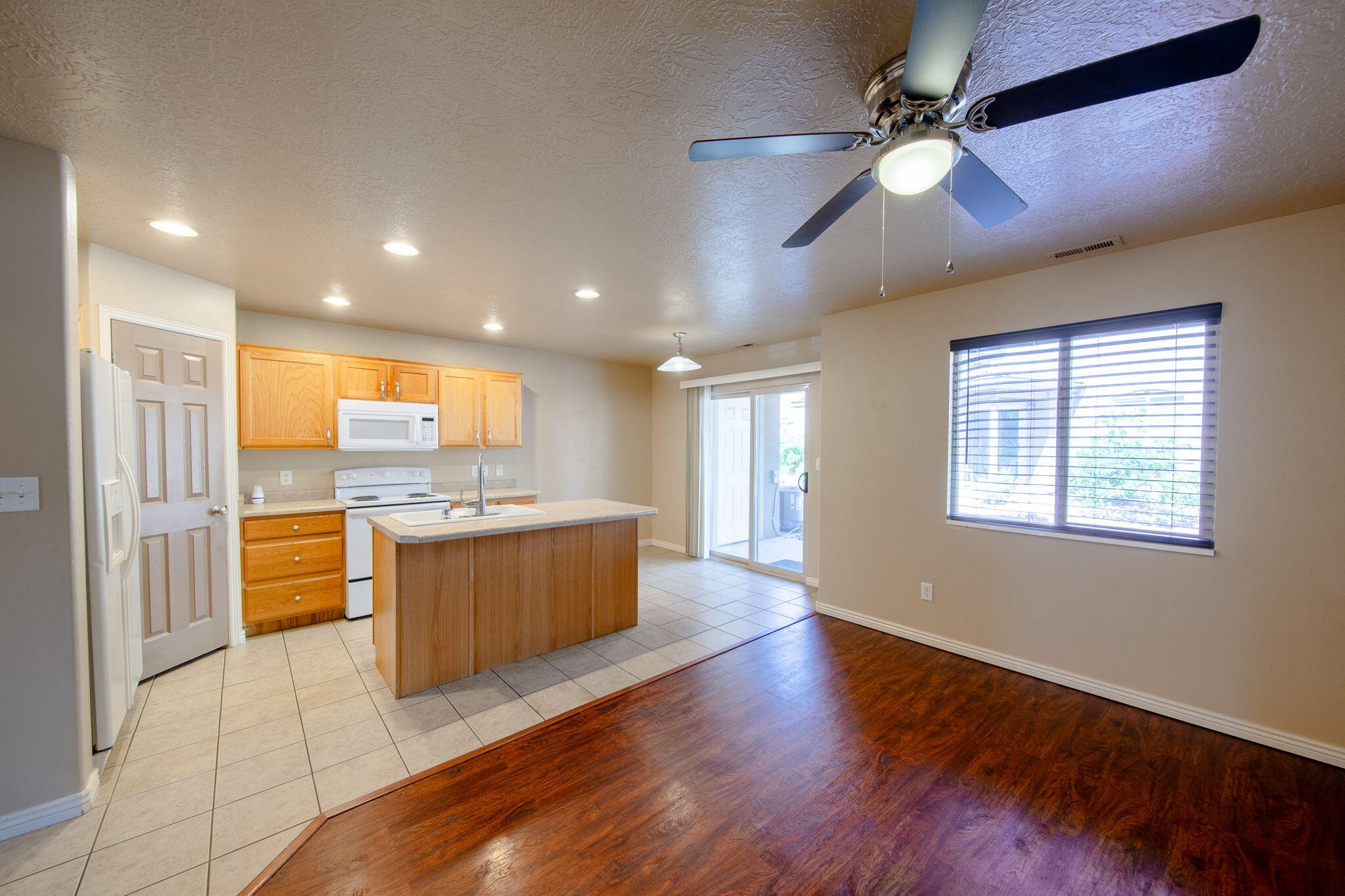 HIDDEN VALLEY TOWN HOMES - Residential