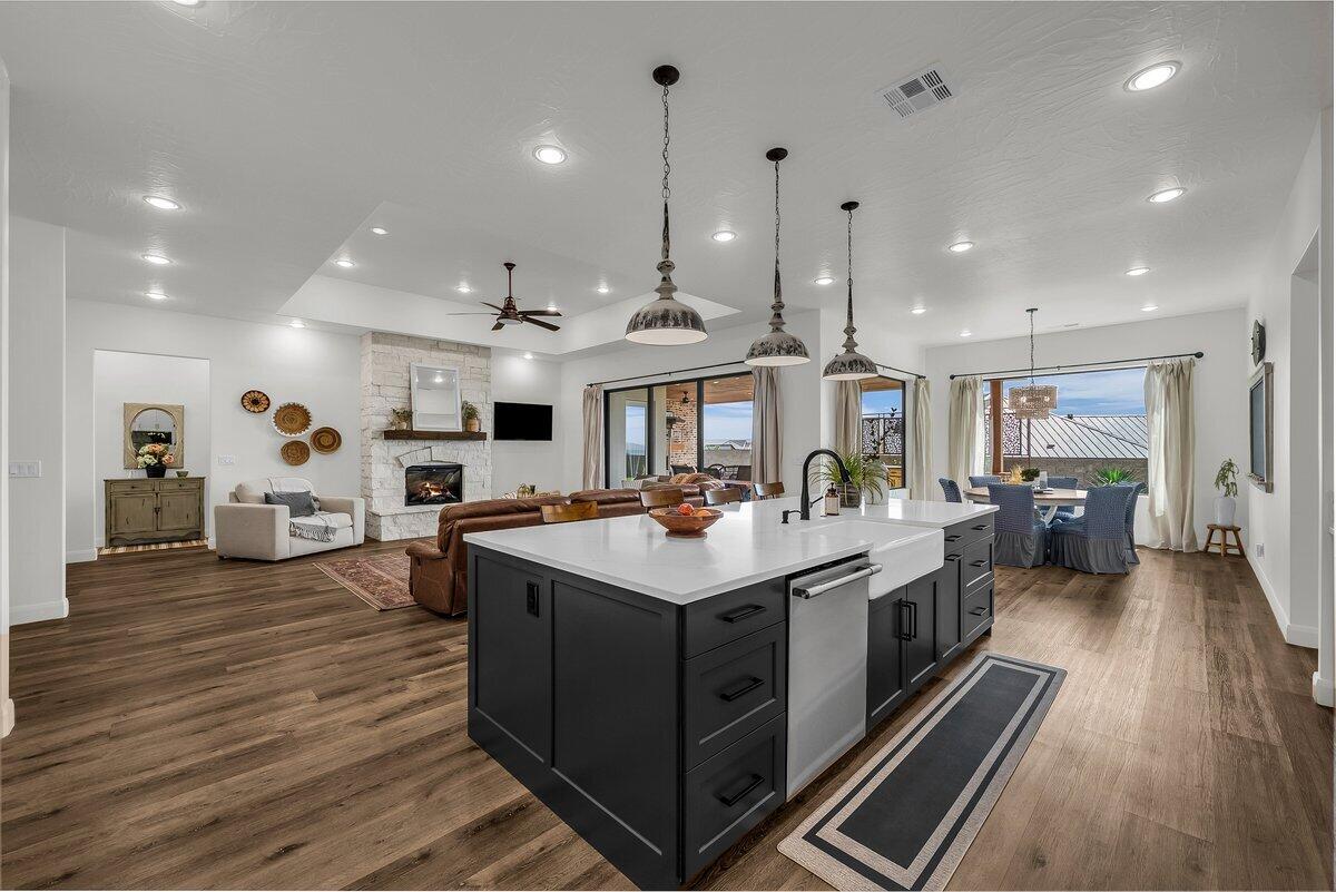 GRAND HEIGHTS - Residential