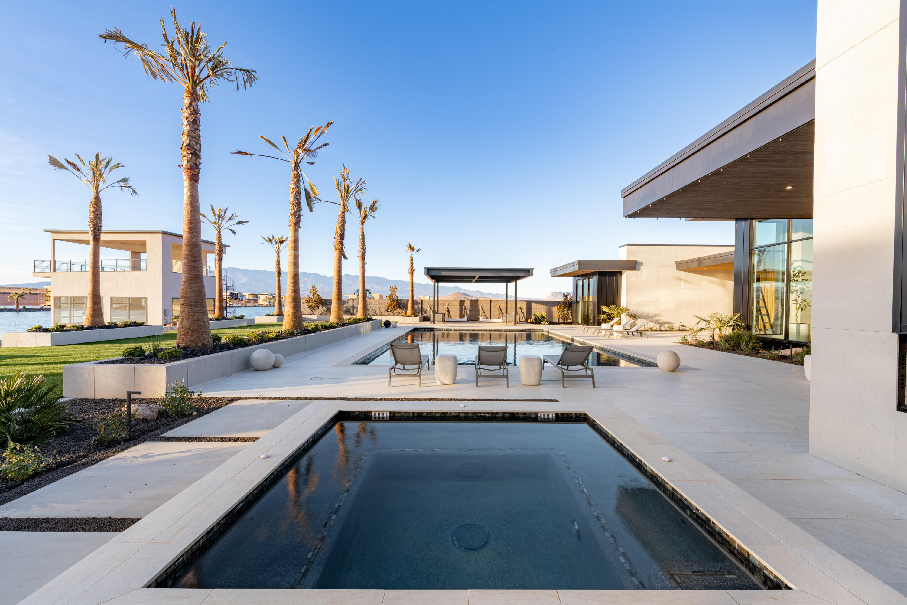 SOUTHERN SHORES - Residential