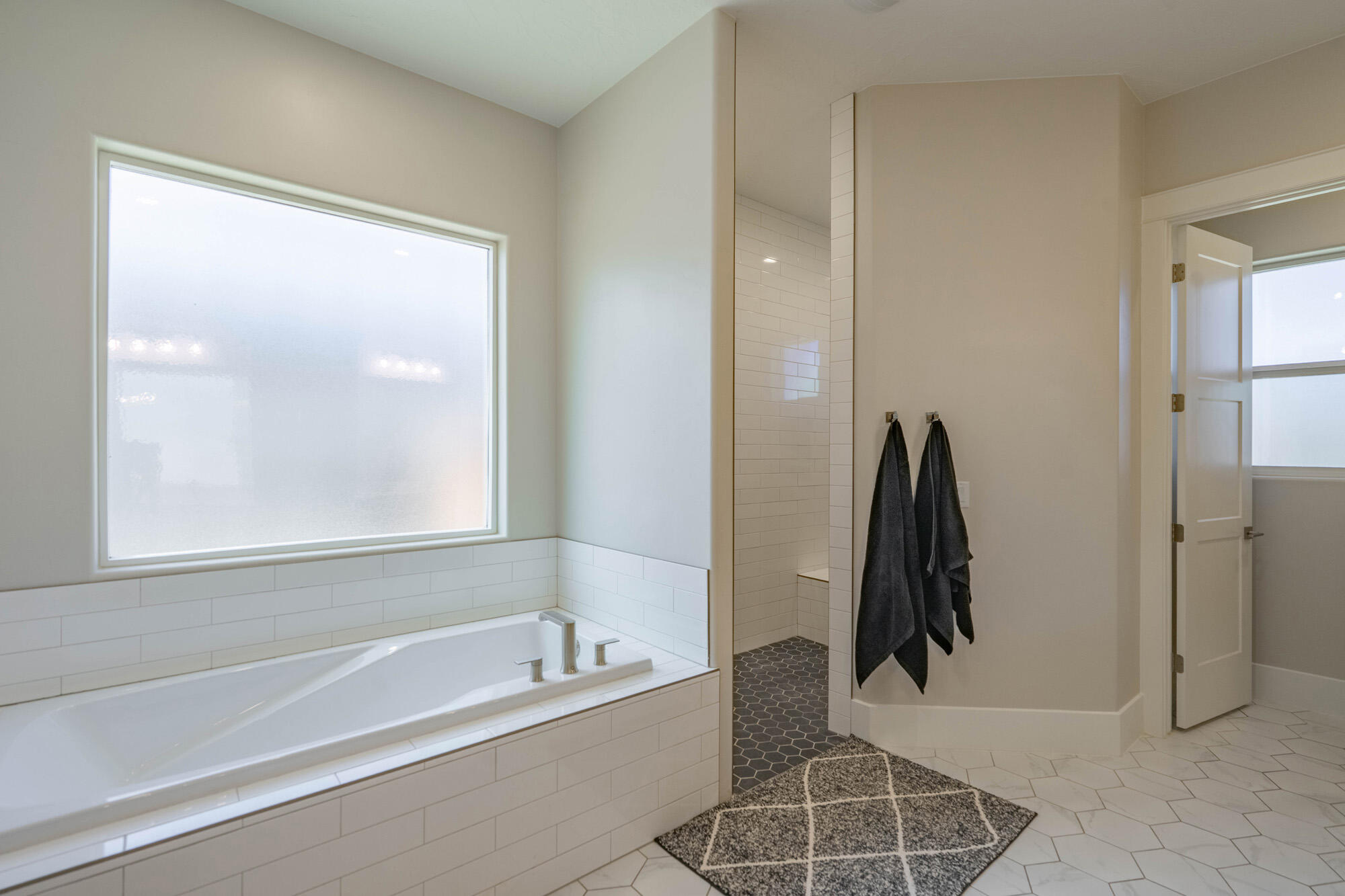 LEDGES OF SG NORTHGATE PEAKS - Residential