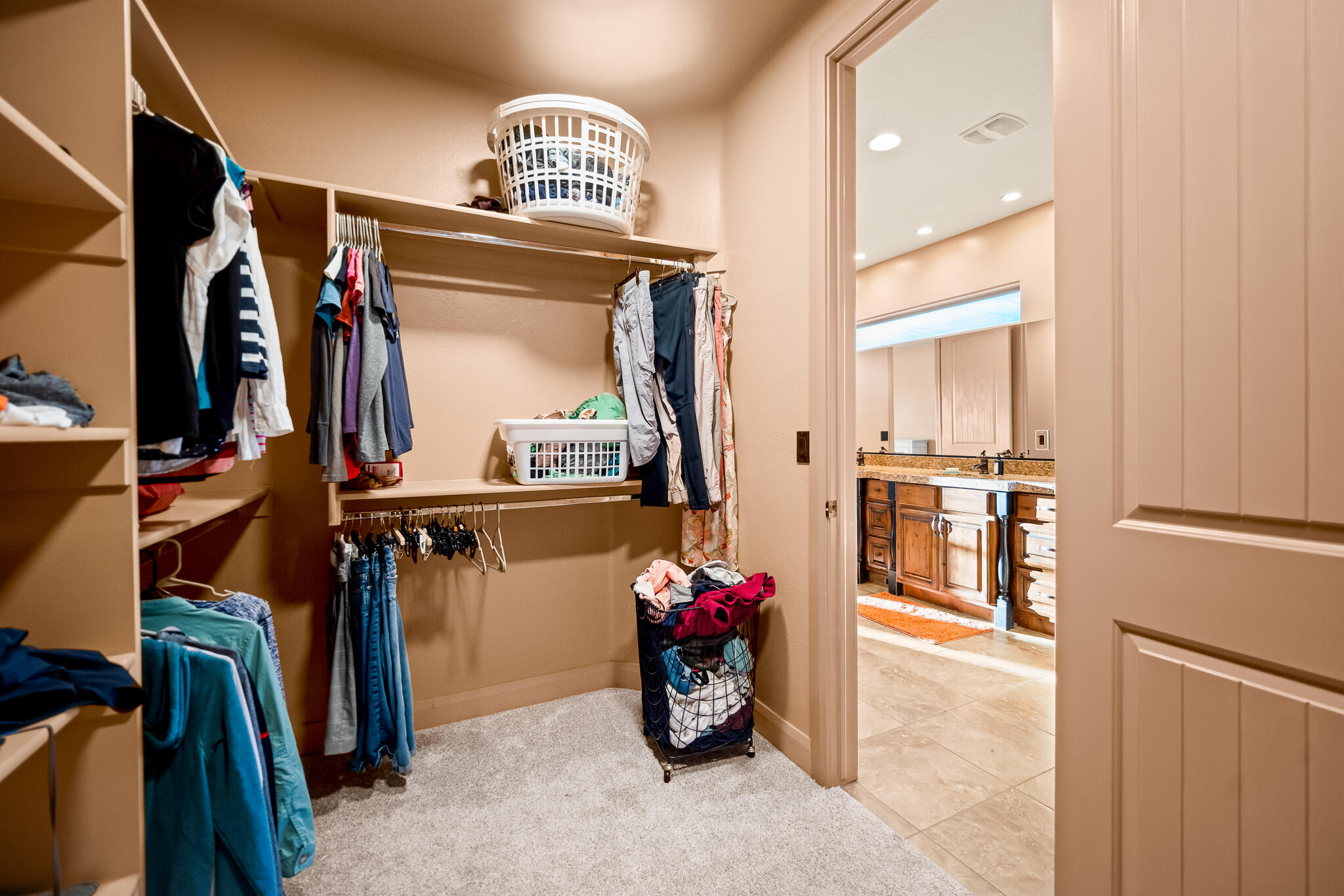 BRIDLE GATE ESTATES - Residential
