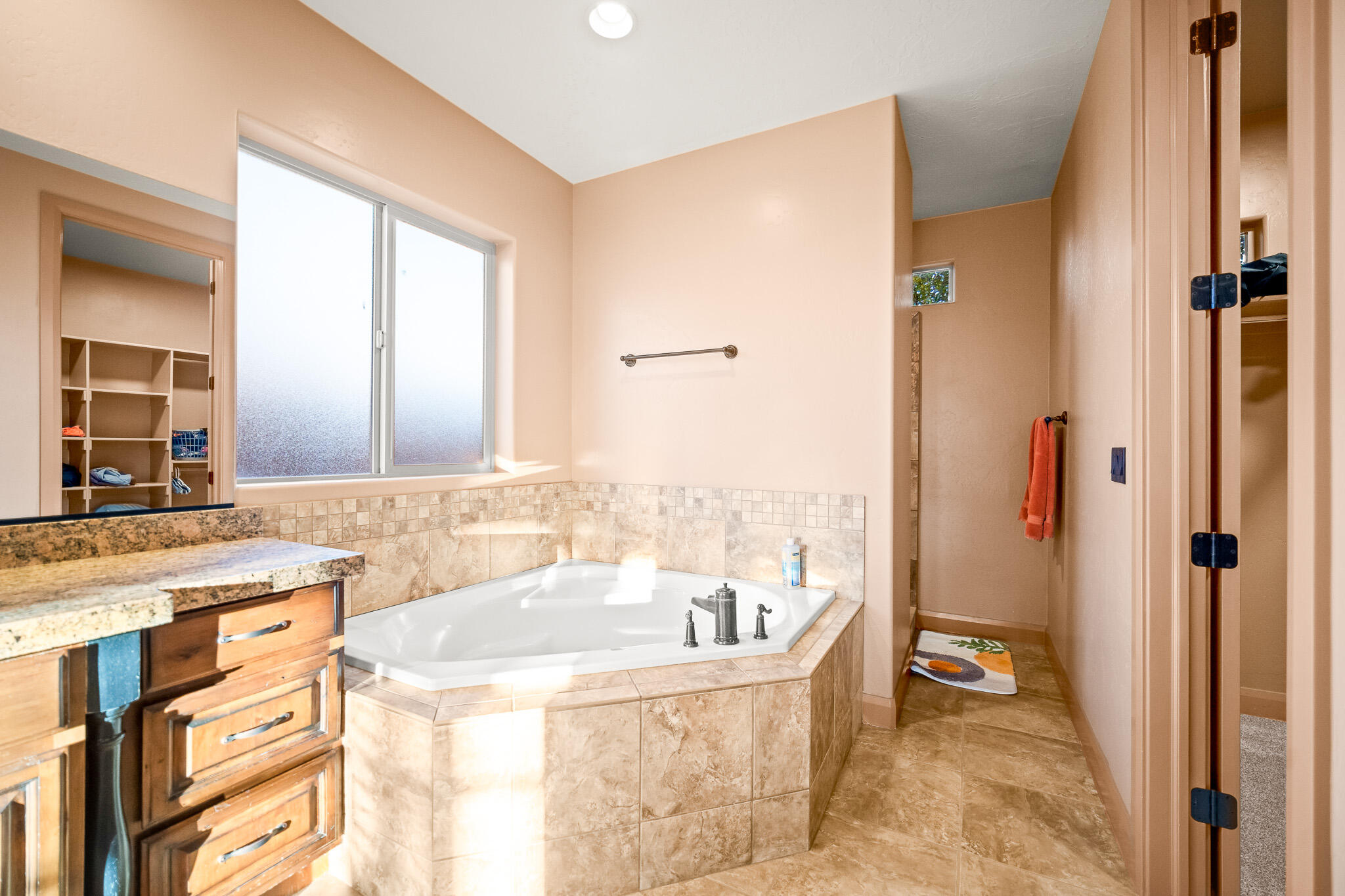 BRIDLE GATE ESTATES - Residential