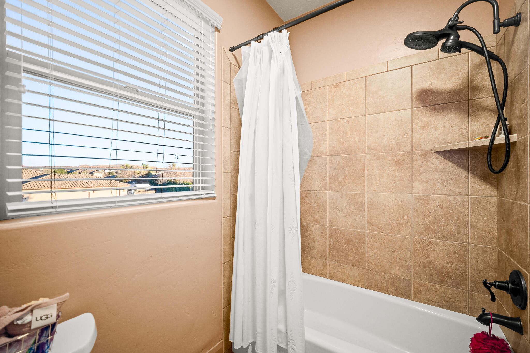 BRIDLE GATE ESTATES - Residential