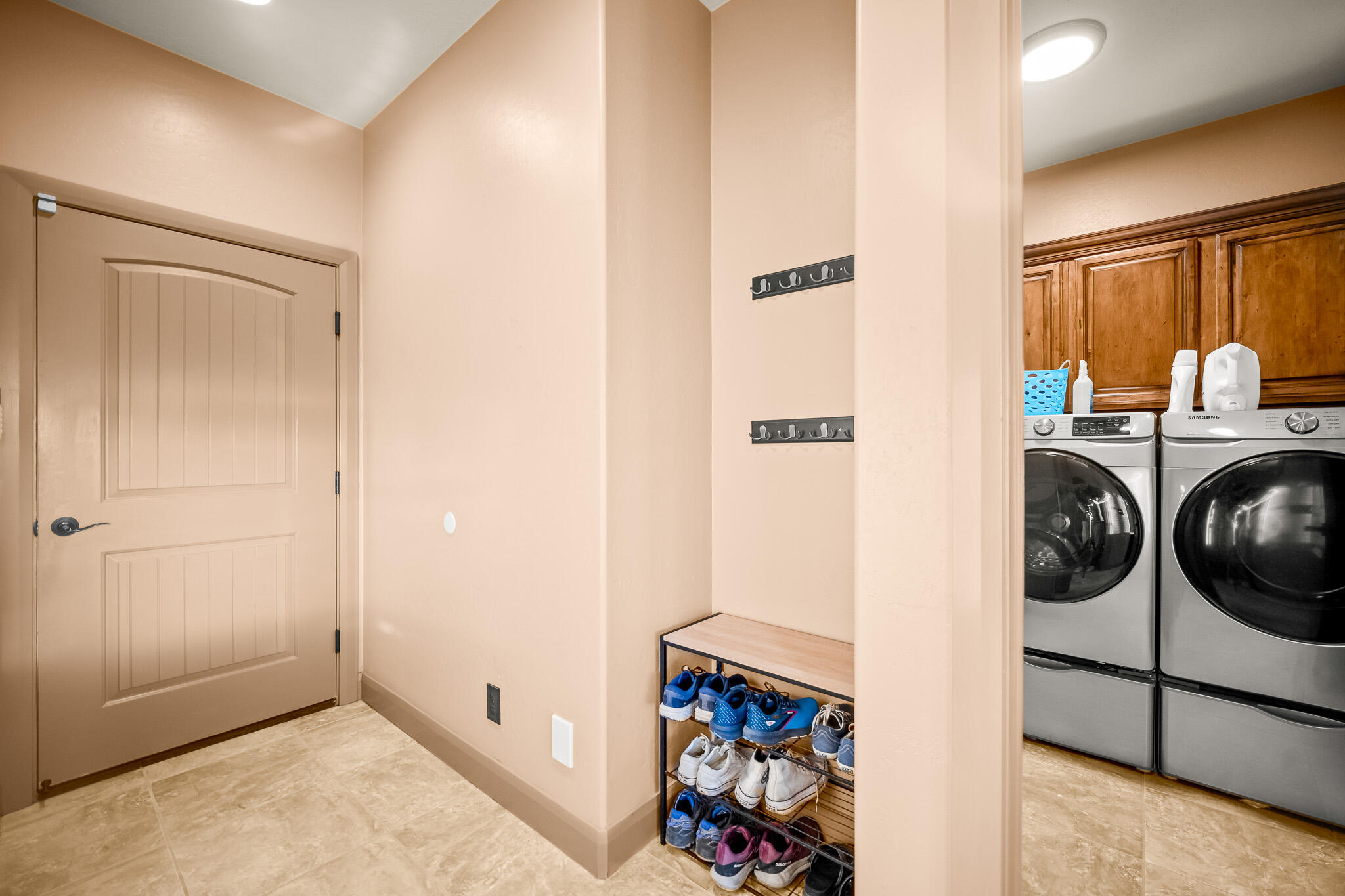 BRIDLE GATE ESTATES - Residential