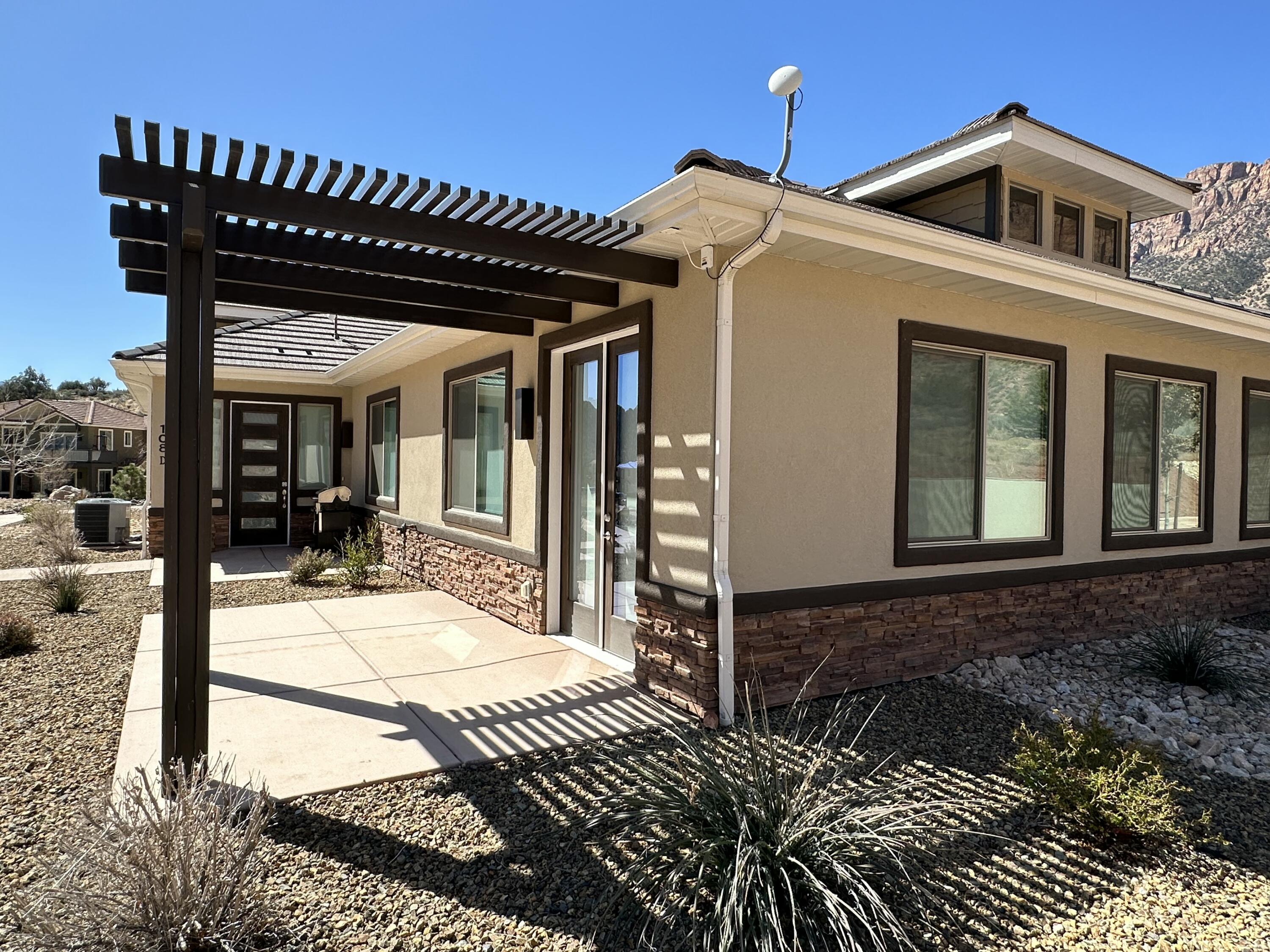 MOENAVE CONDO - Residential