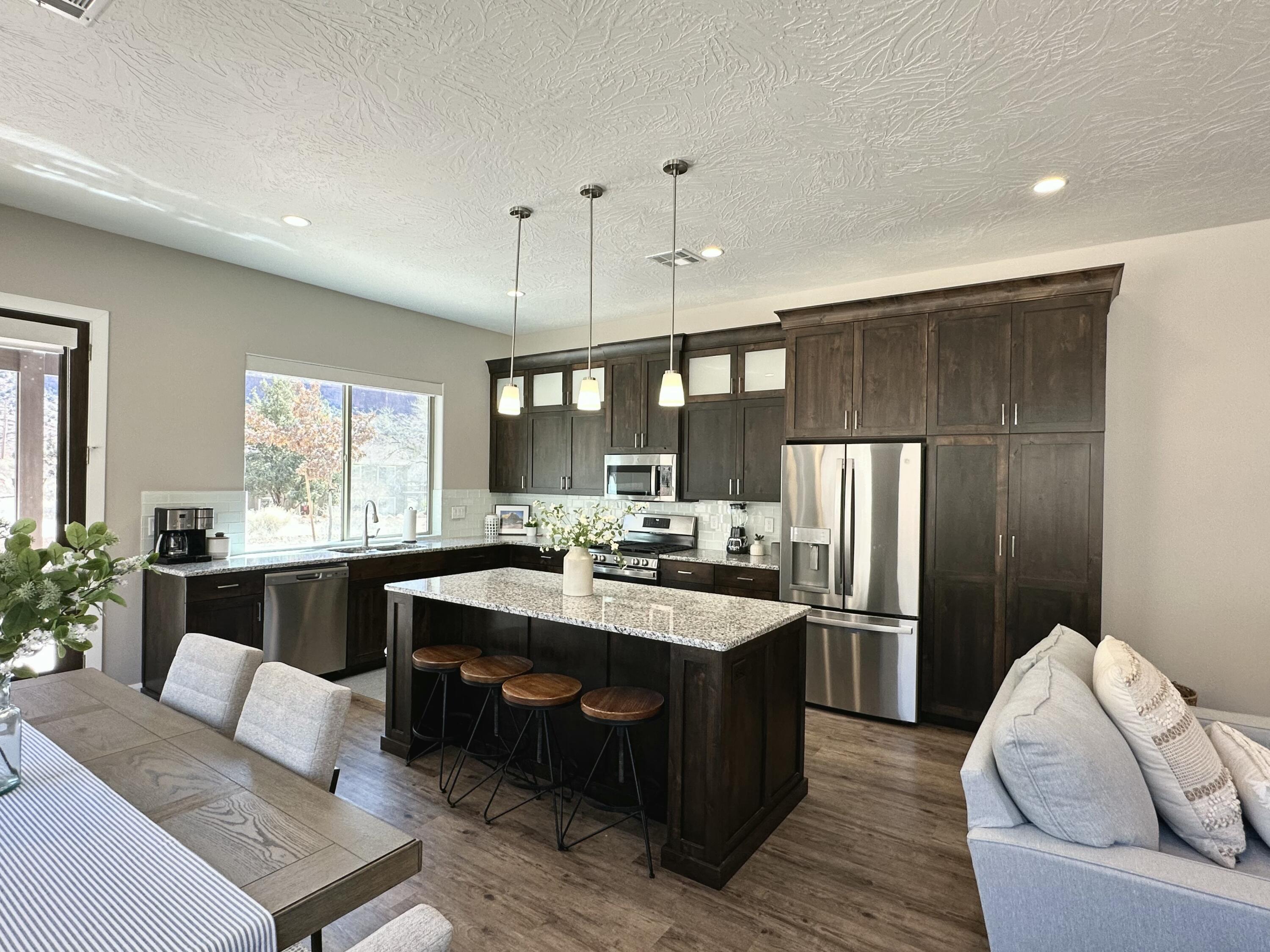 MOENAVE CONDO - Residential