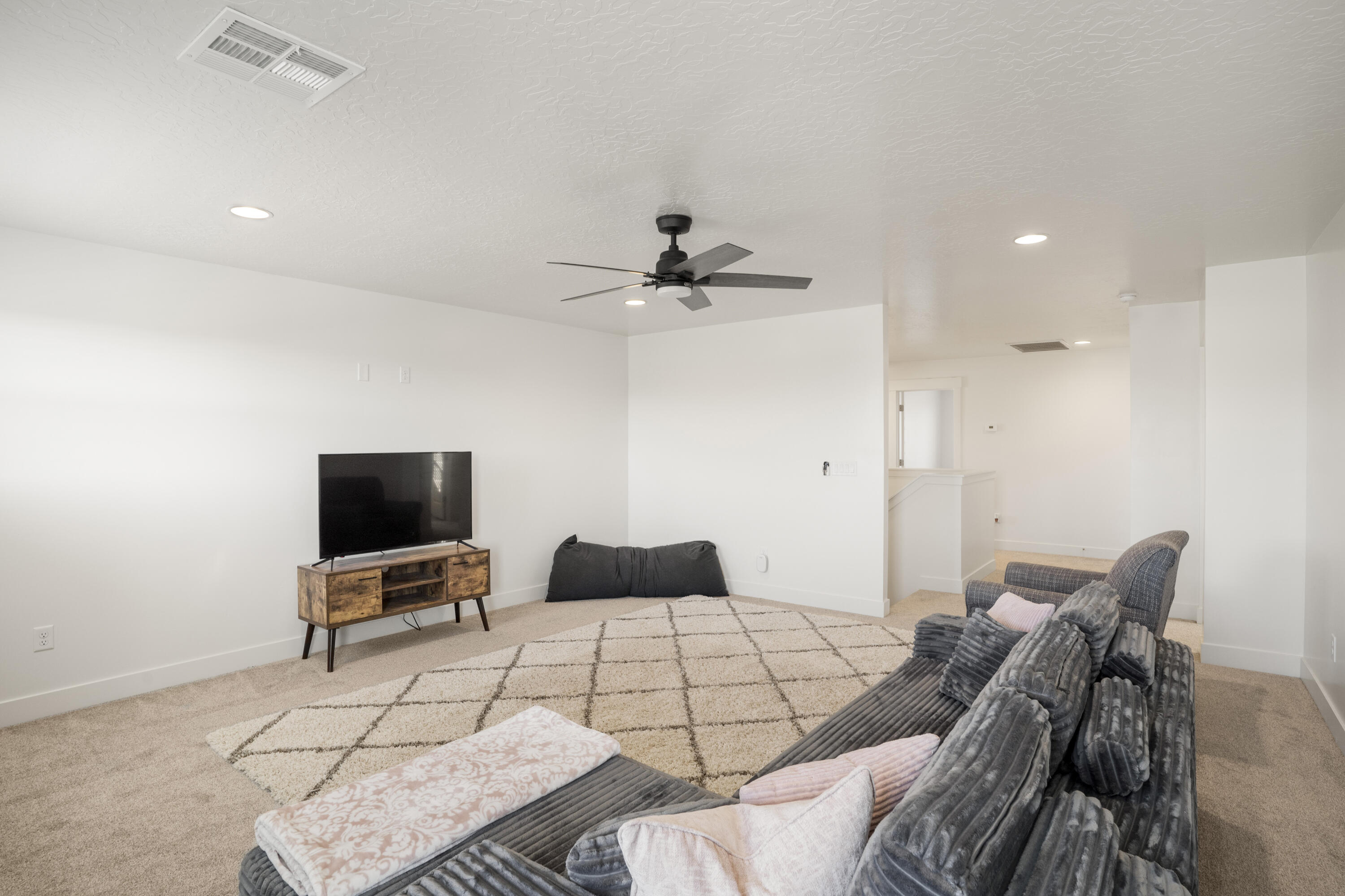 RED PINE - Residential