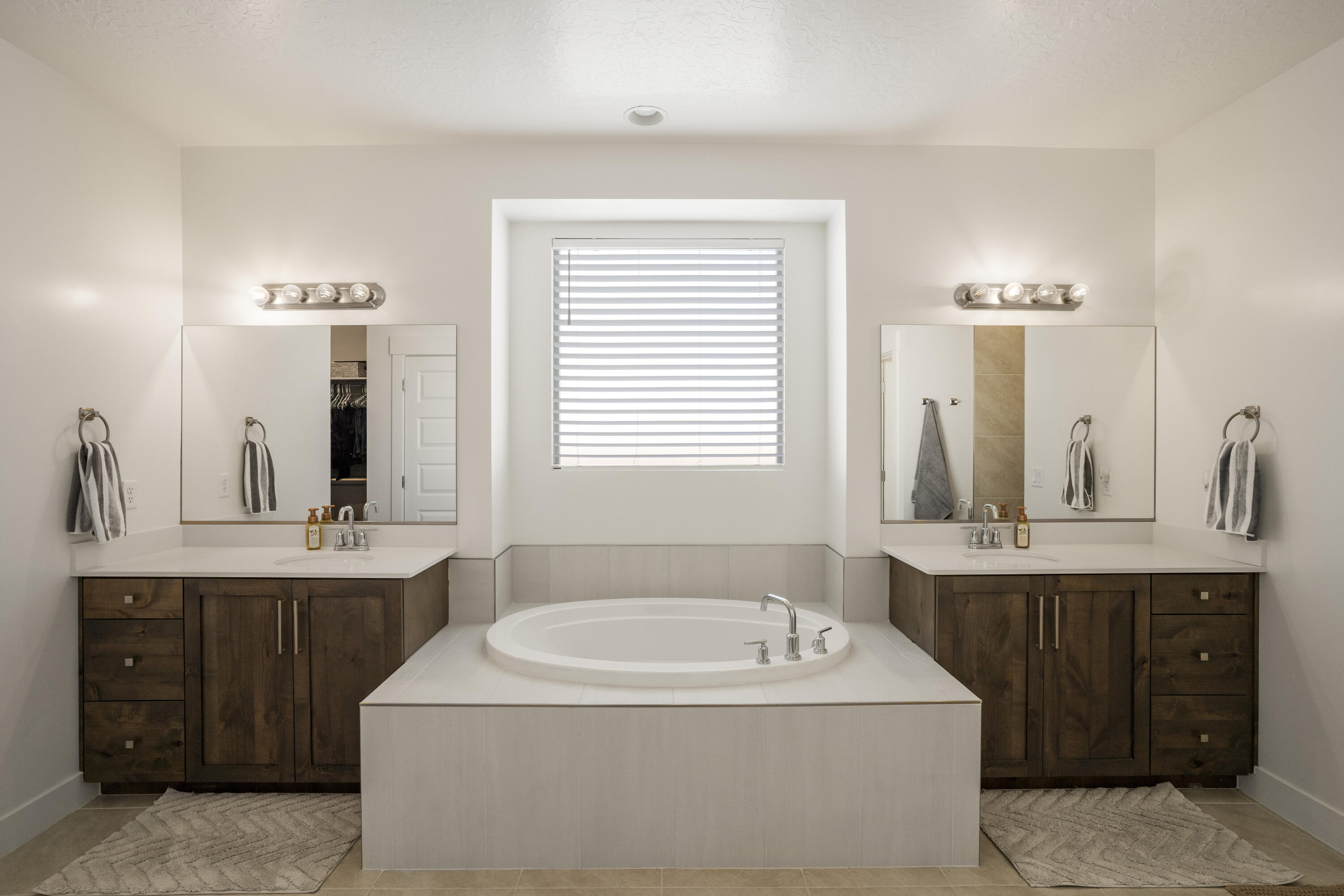 RED PINE - Residential
