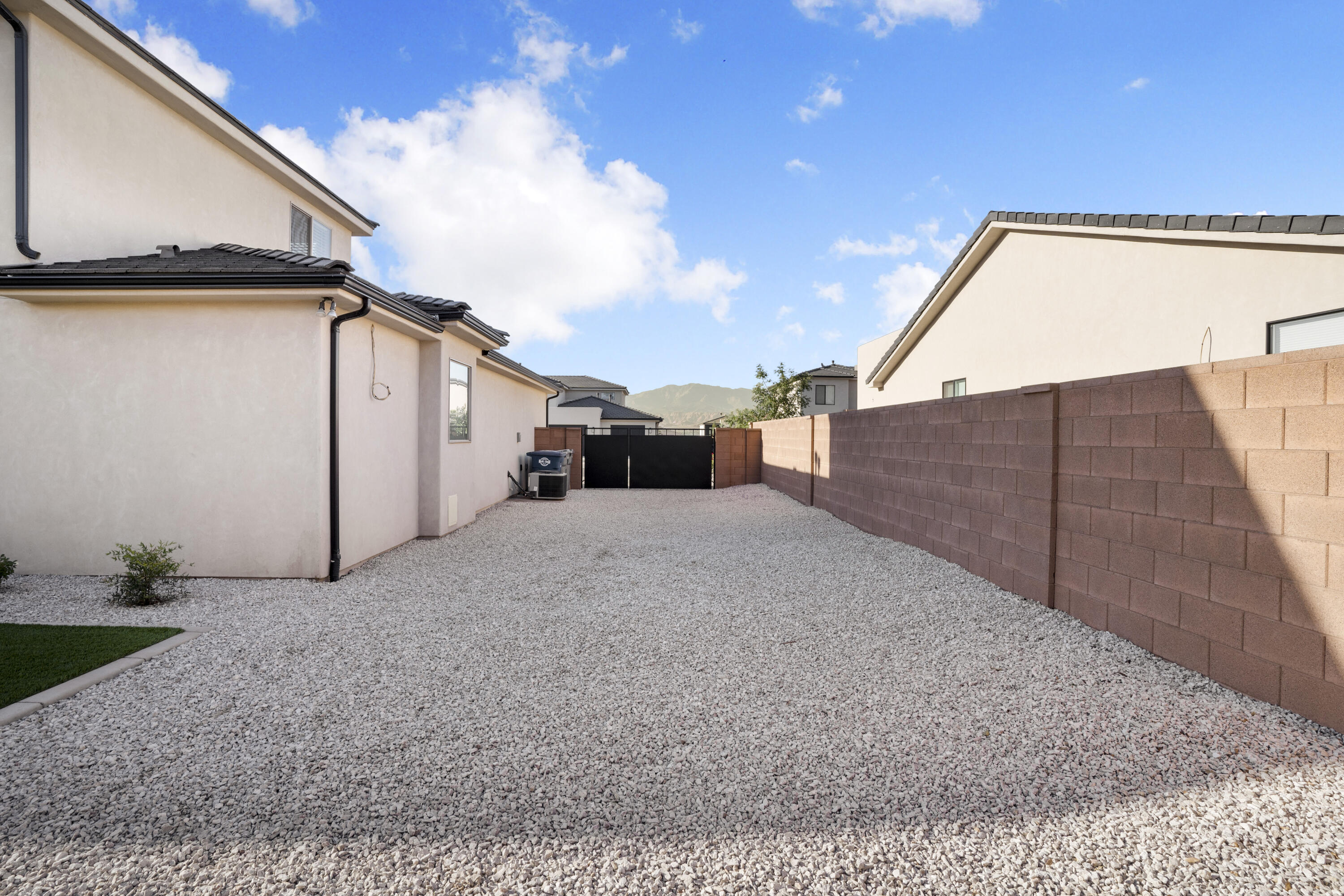 RED PINE - Residential