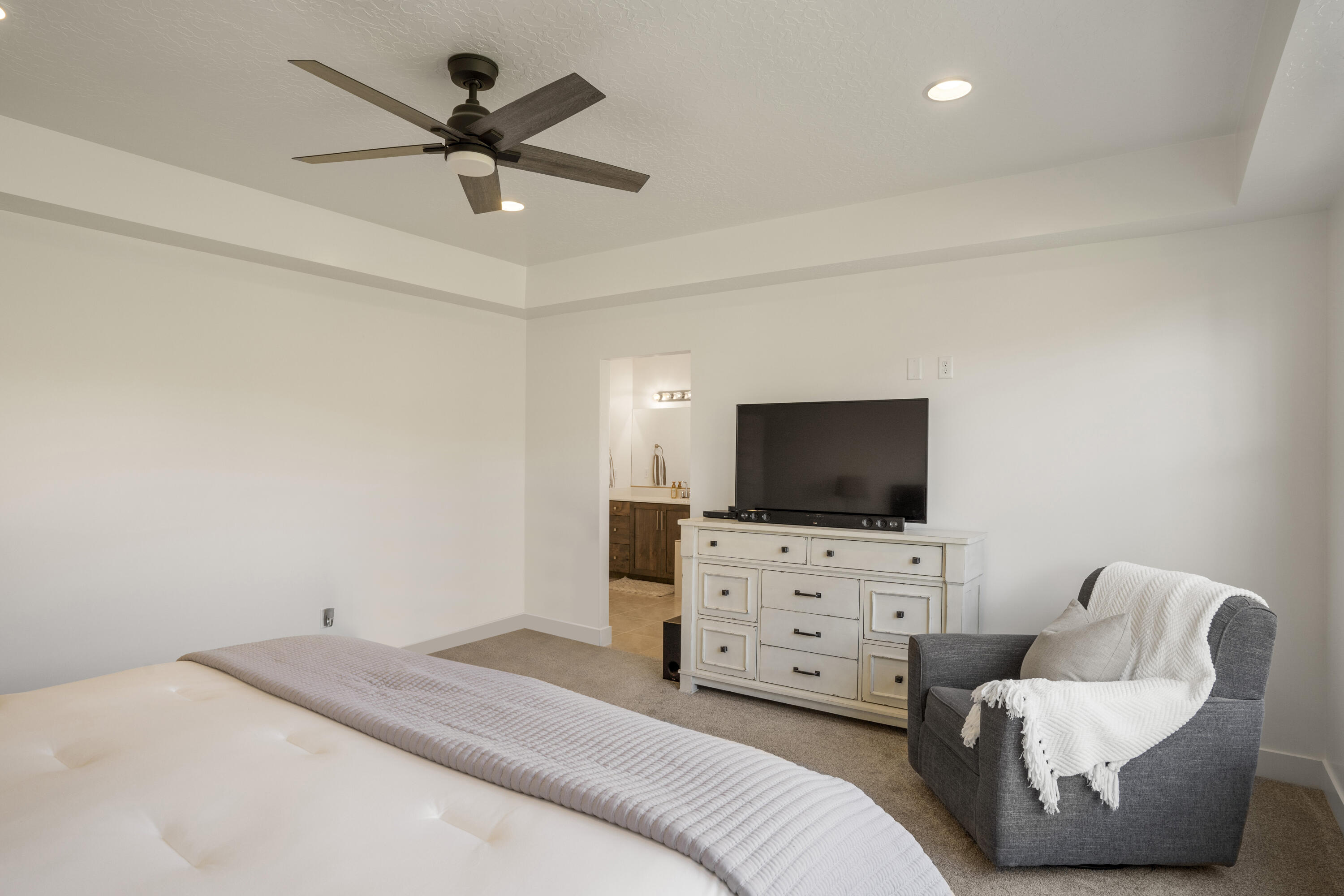 RED PINE - Residential