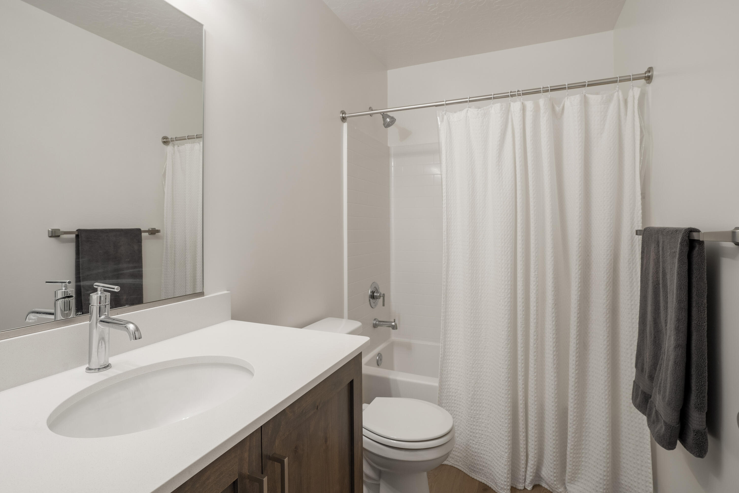 RED PINE - Residential