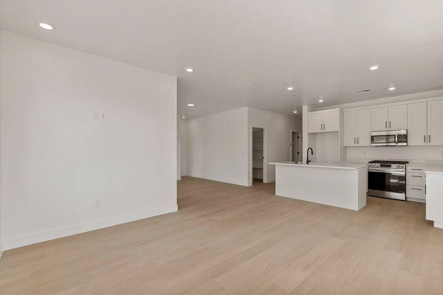 DIXIE HEIGHTS - Residential
