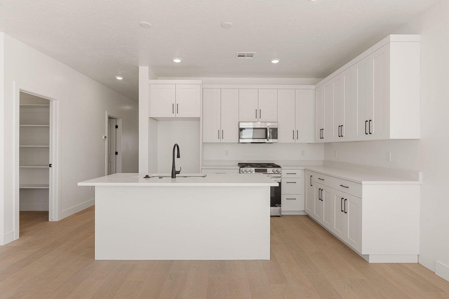 DIXIE HEIGHTS - Residential
