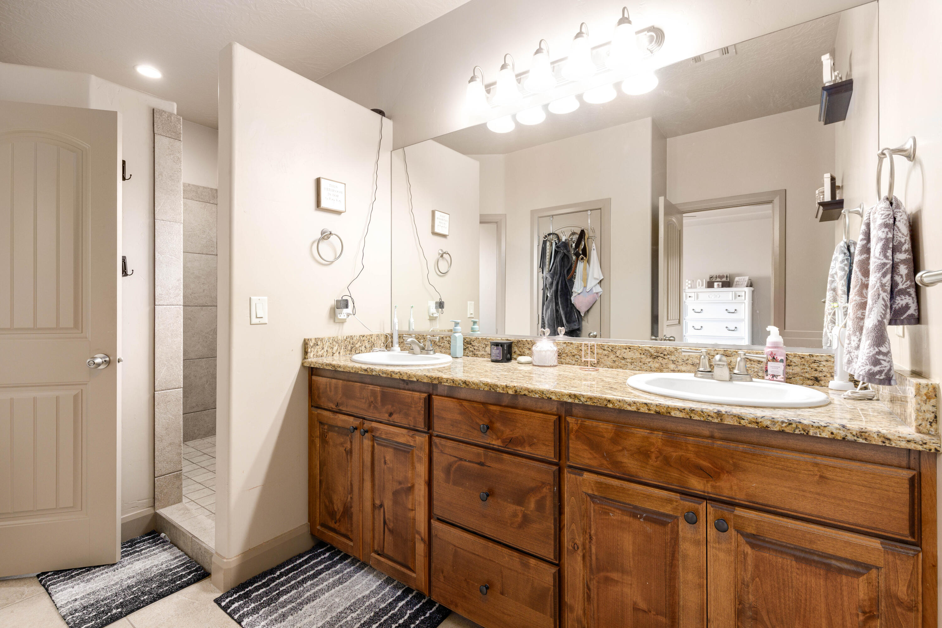 CORONADO RIDGE - Residential