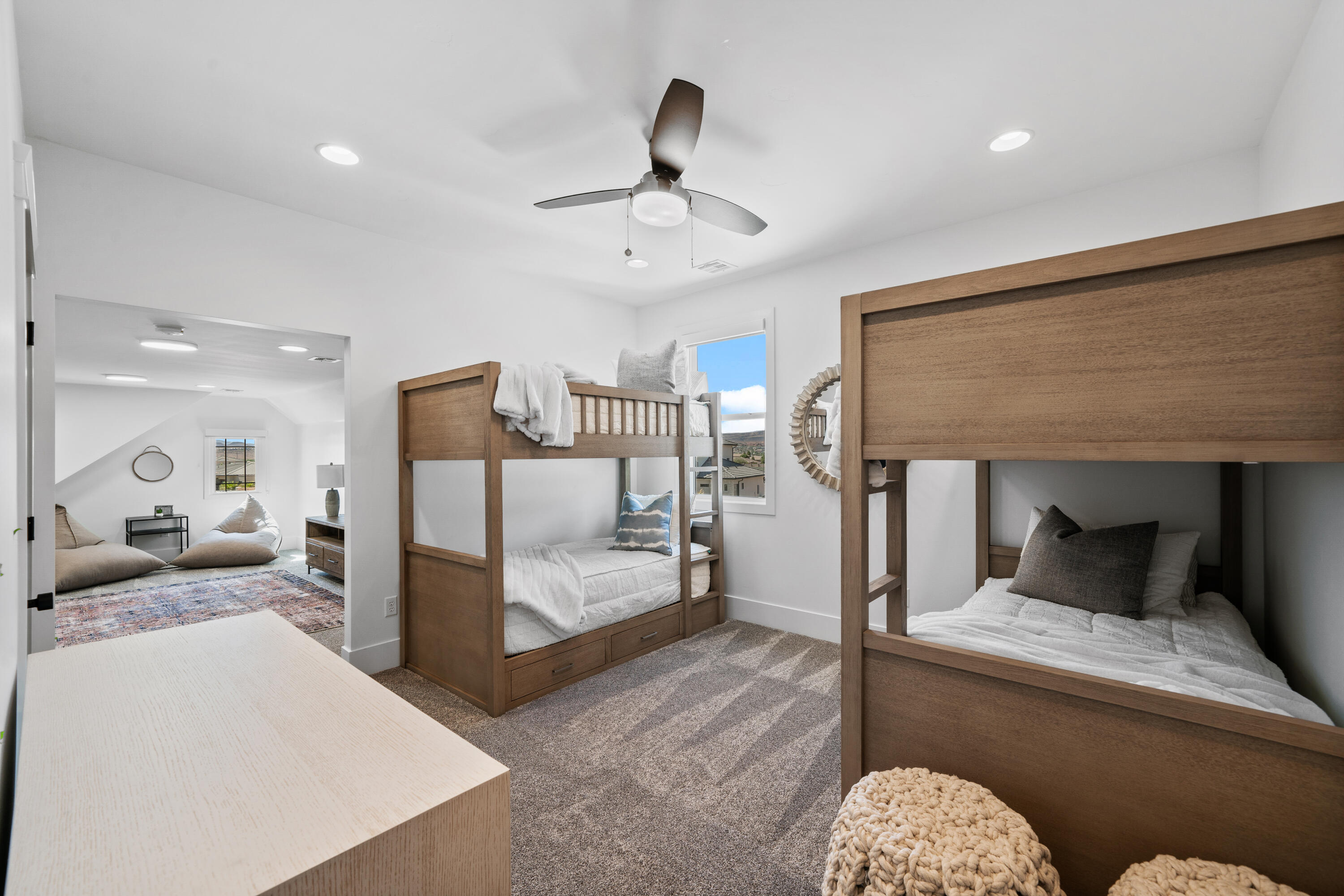 HAWKEYE POINTE SUB - Residential
