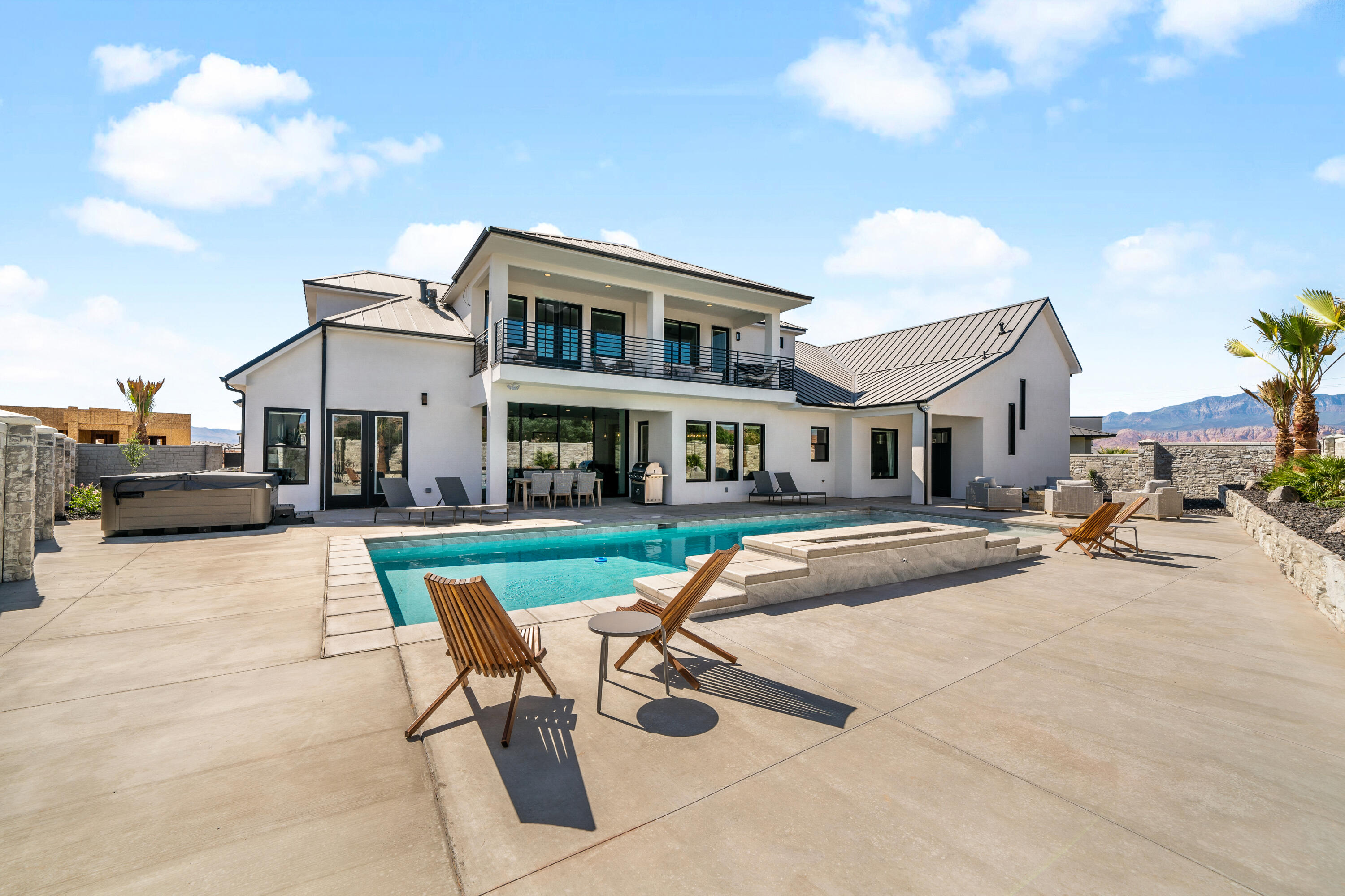 HAWKEYE POINTE SUB - Residential