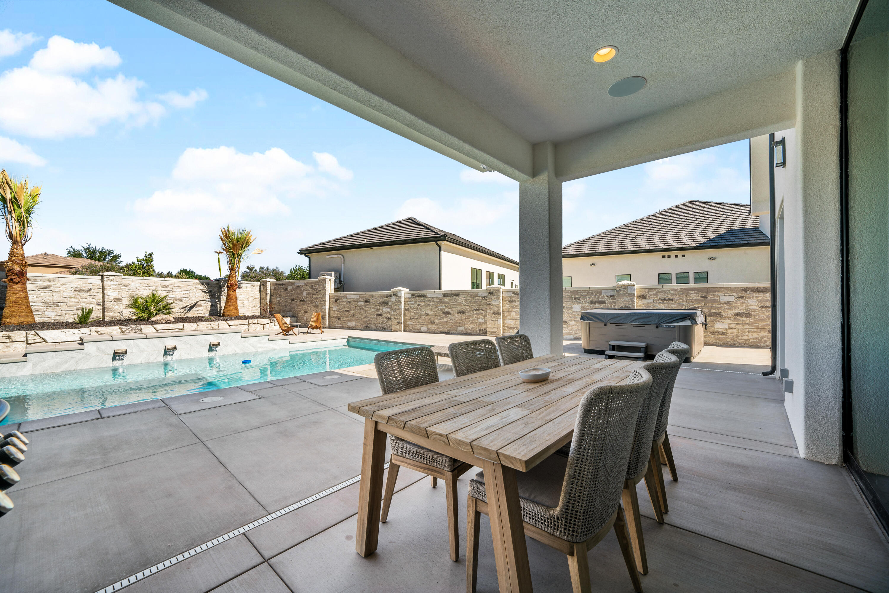 HAWKEYE POINTE SUB - Residential