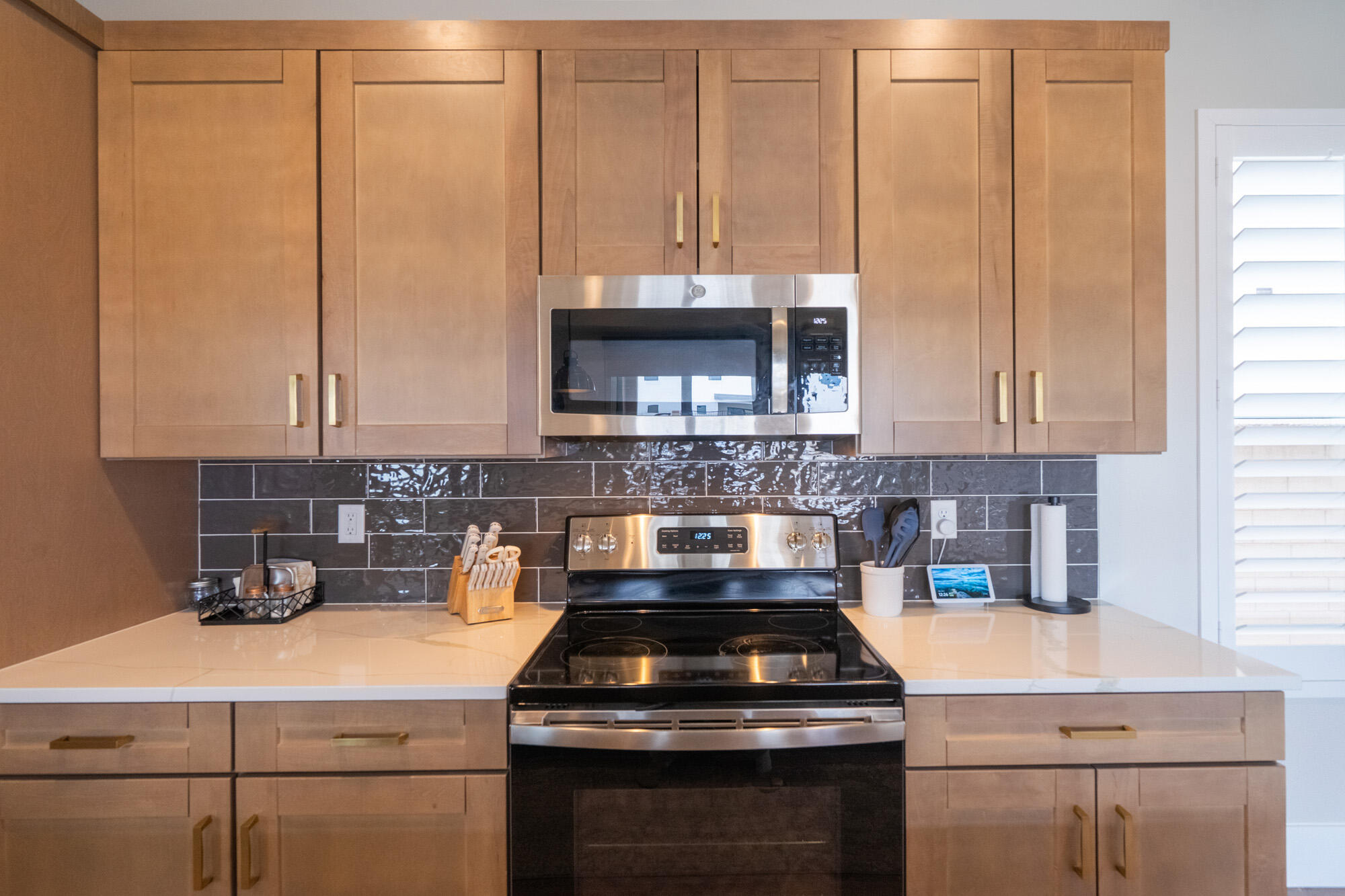 DESERT COLOR AUBURN HILLS - Residential