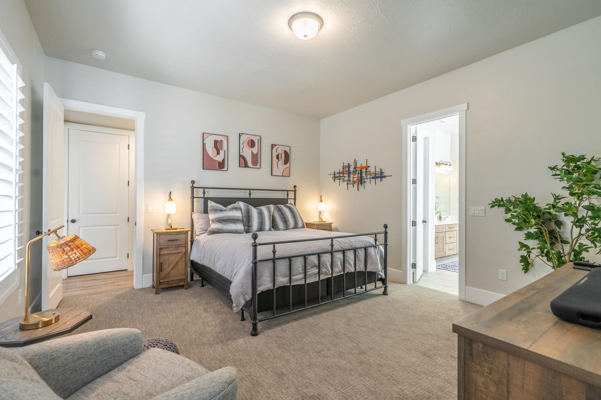 DESERT COLOR AUBURN HILLS - Residential