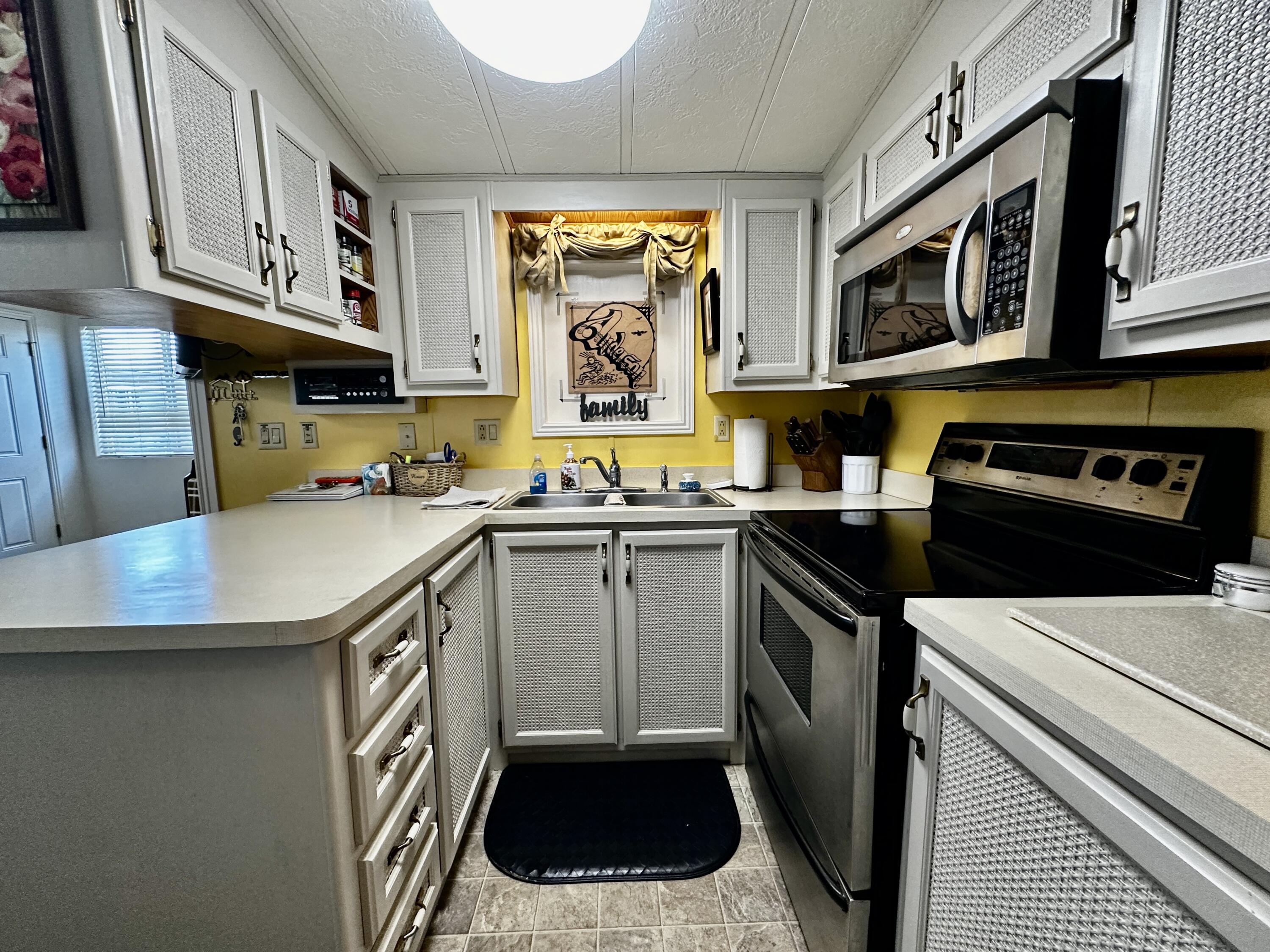 DIXIE DOWNS RV RESORT - Residential