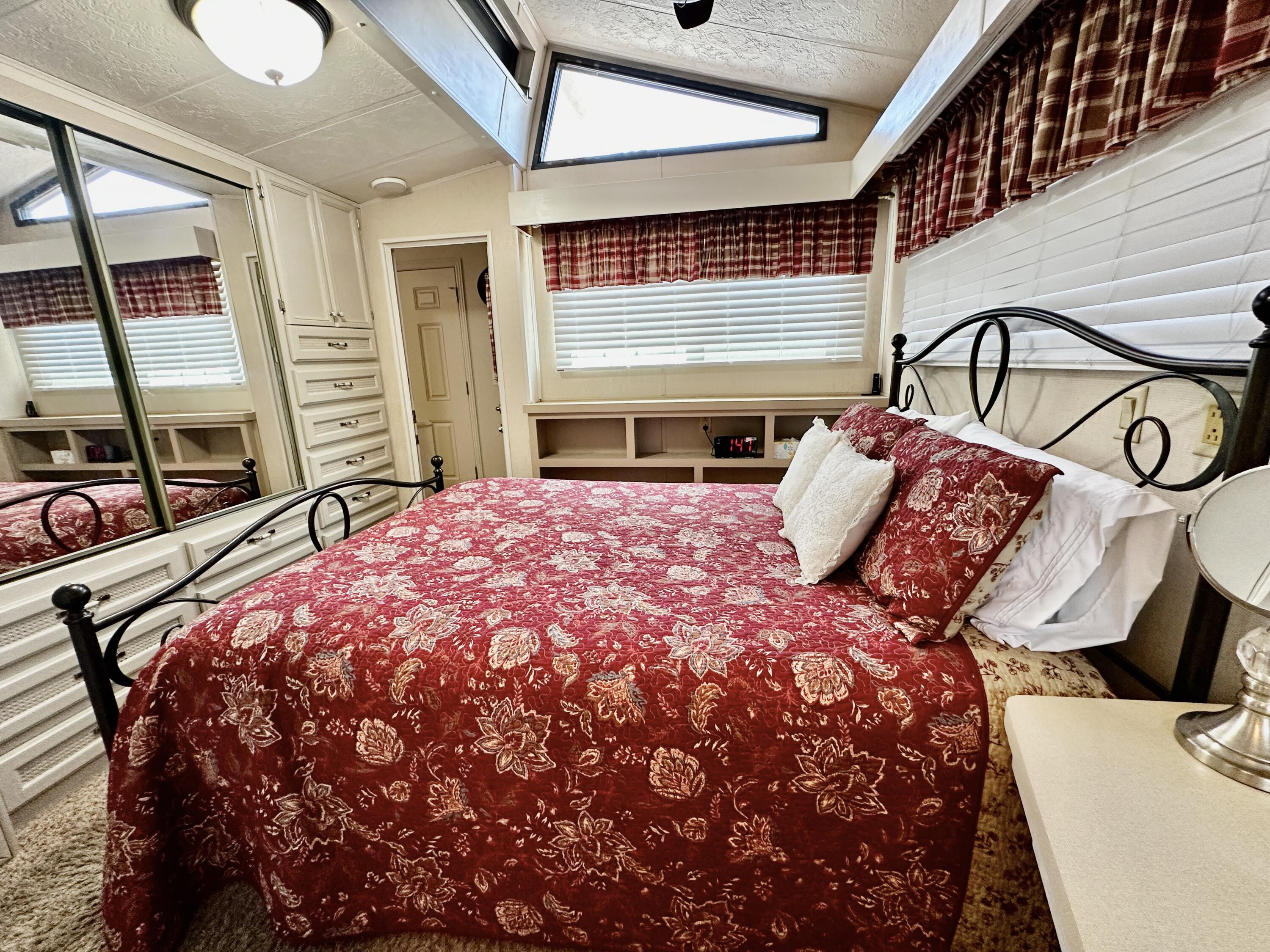 DIXIE DOWNS RV RESORT - Residential