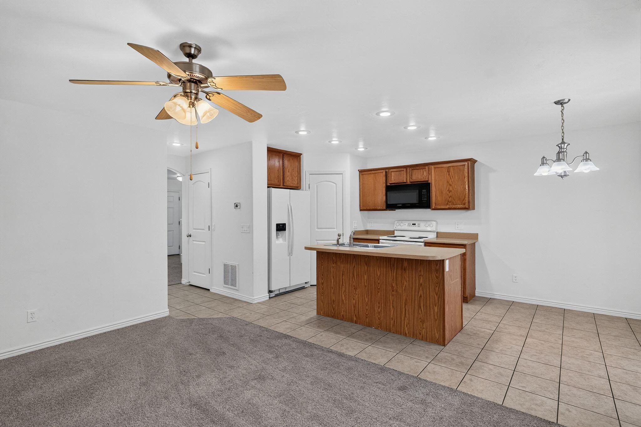 COTTAGES AT FOSSIL HILLS - Residential