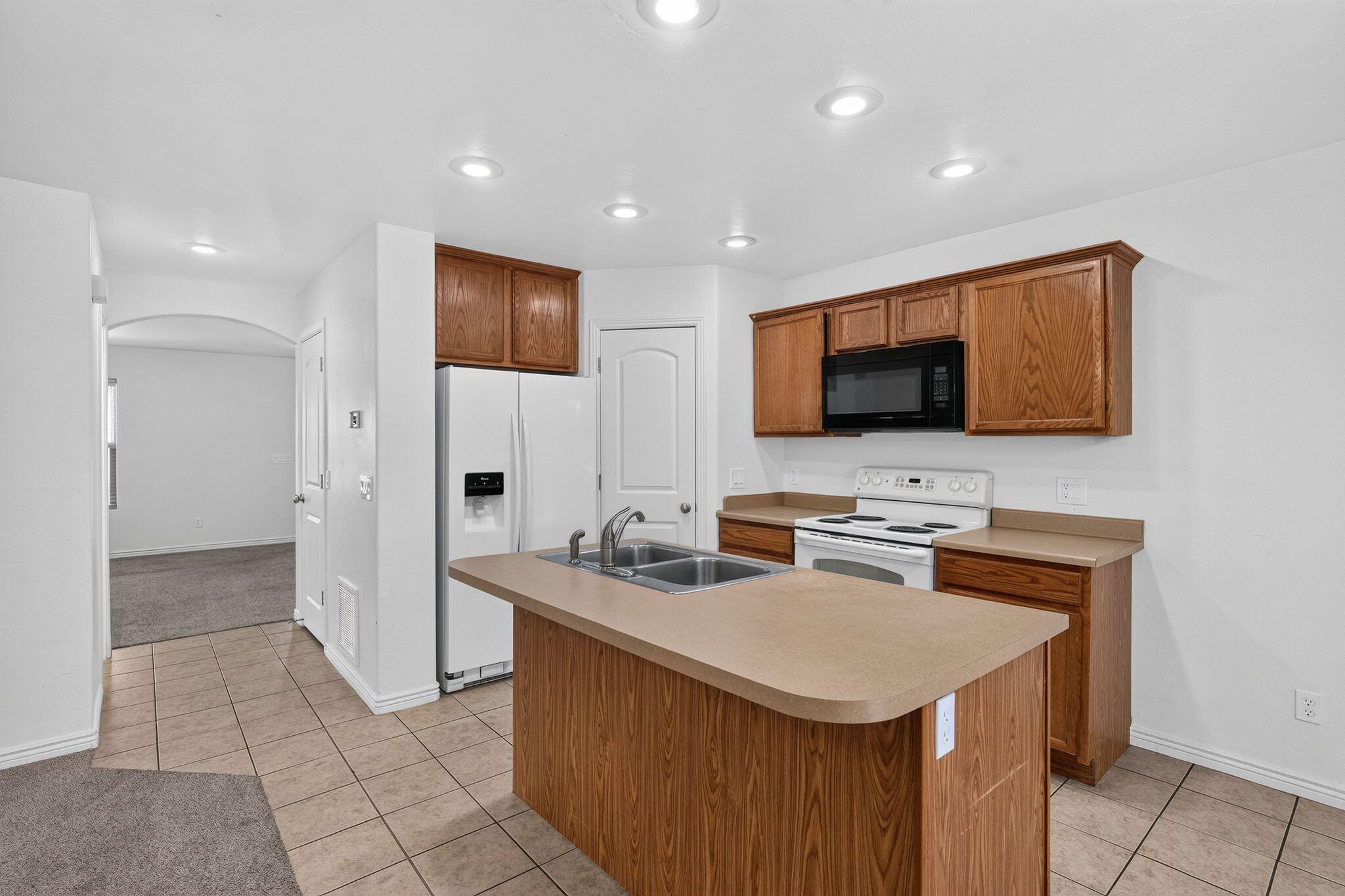 COTTAGES AT FOSSIL HILLS - Residential