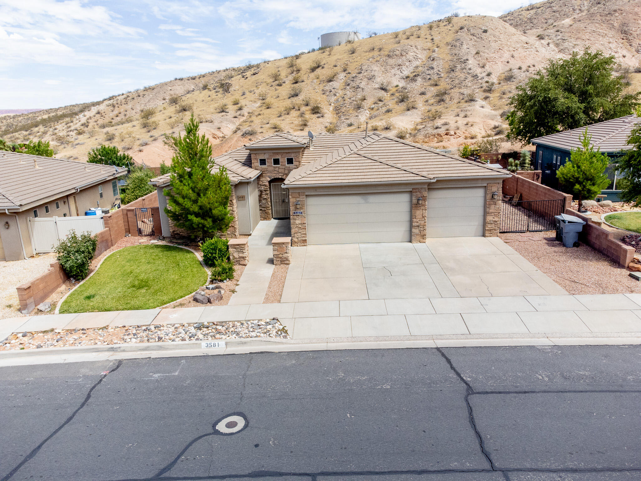 DESERT HILLS - Residential