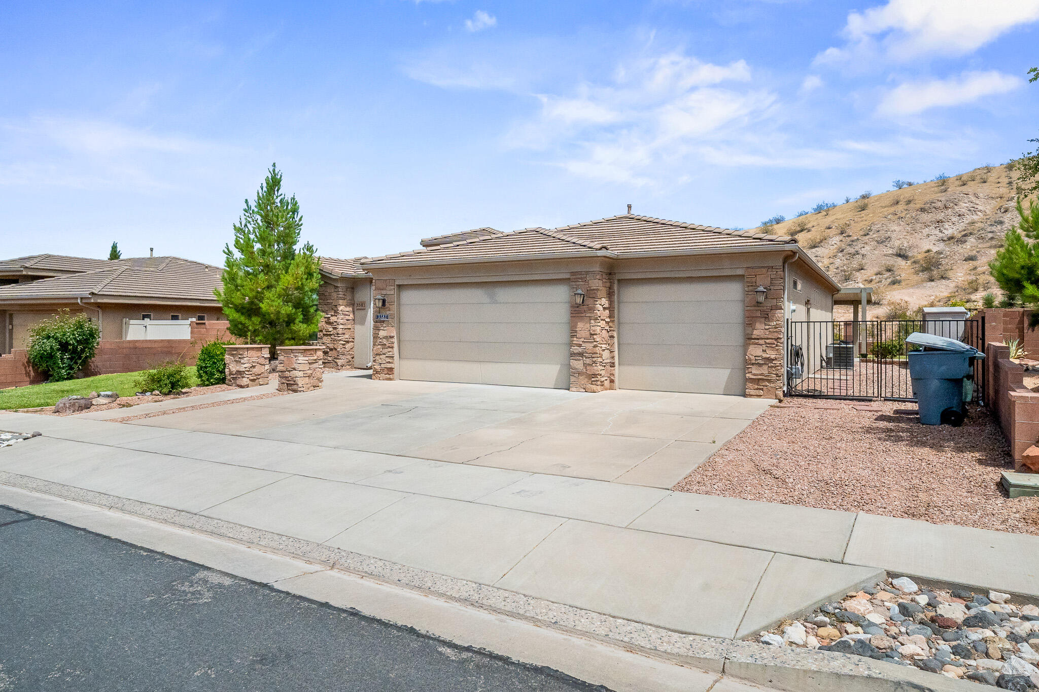 DESERT HILLS - Residential