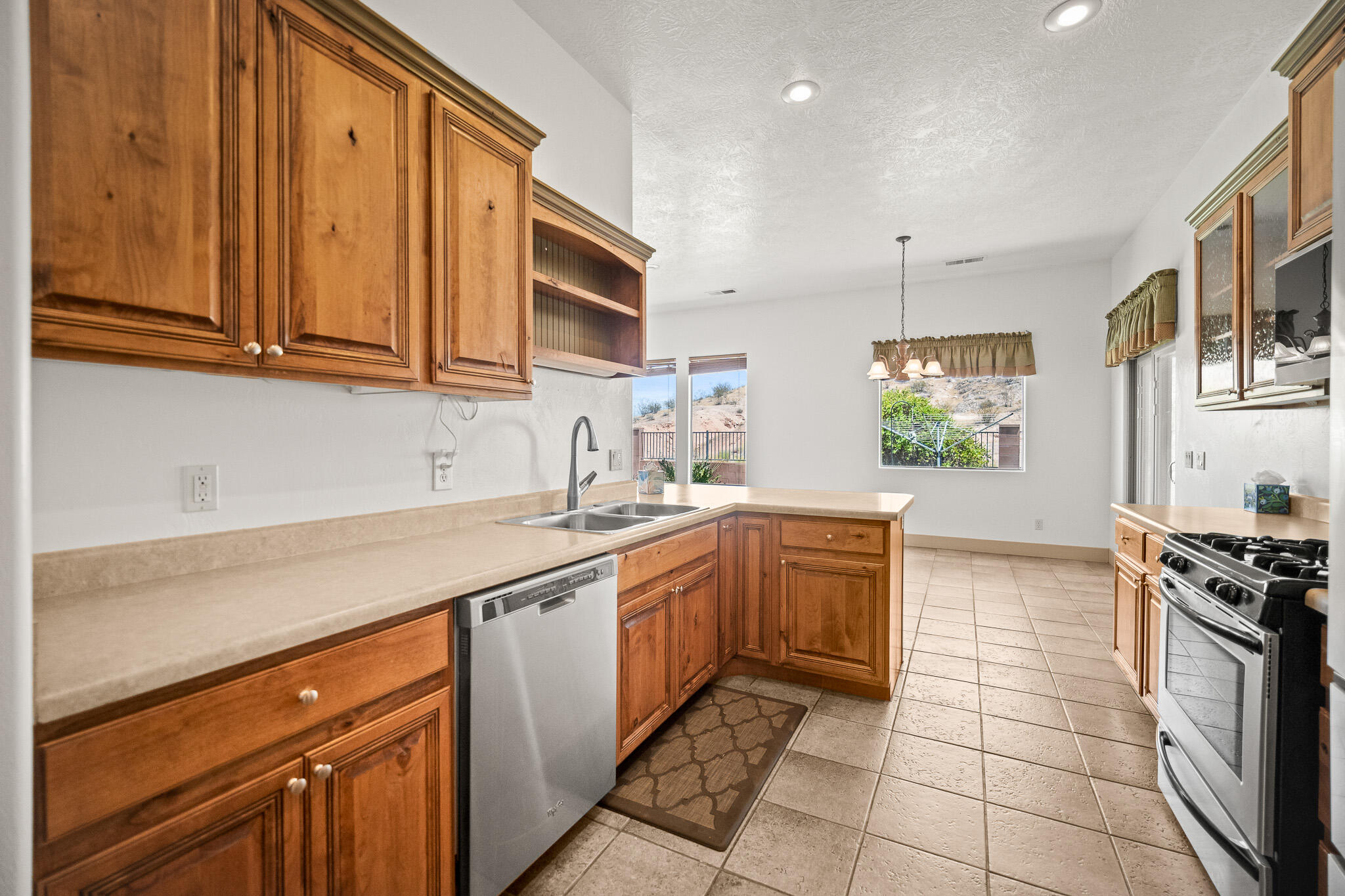 DESERT HILLS - Residential