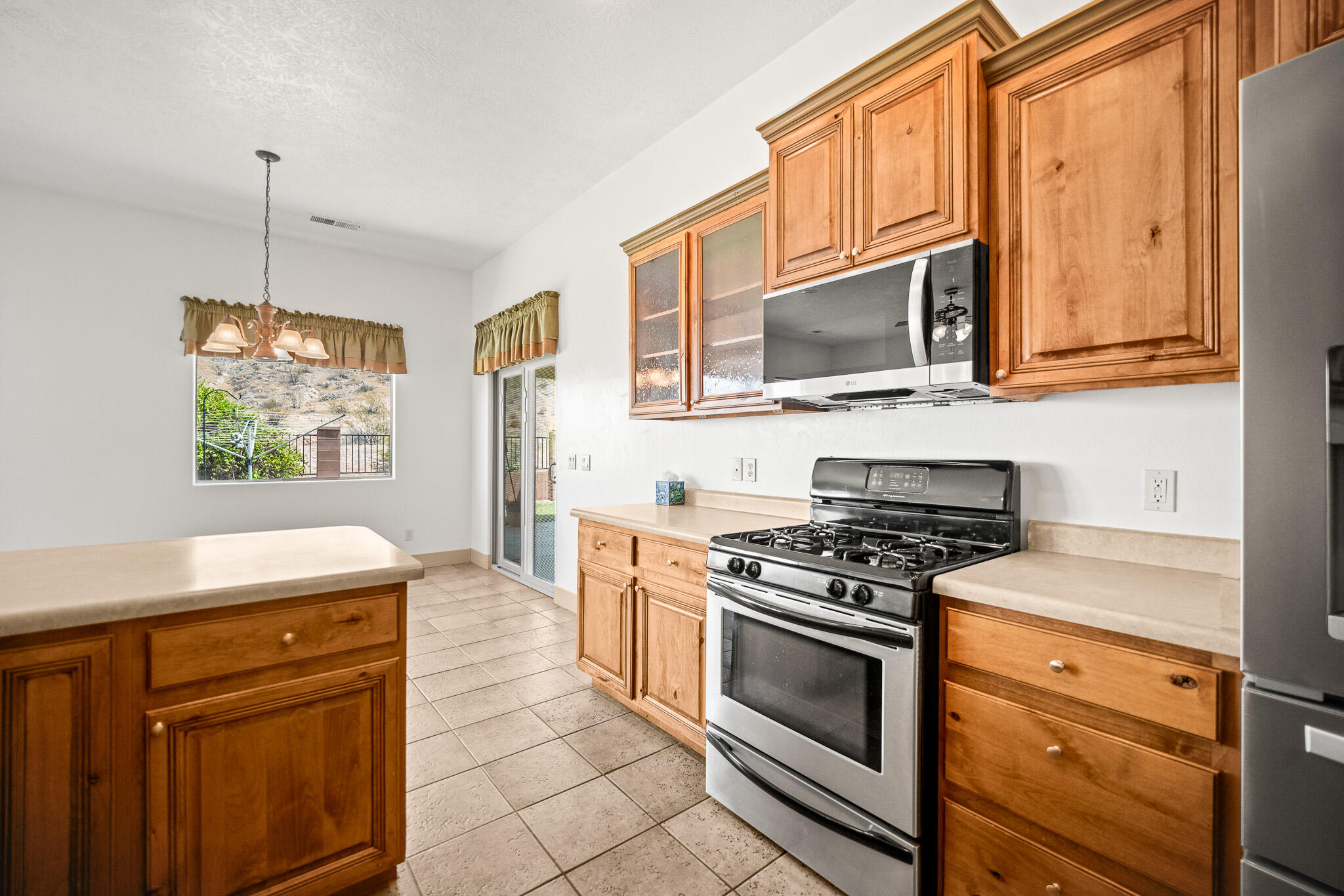 DESERT HILLS - Residential