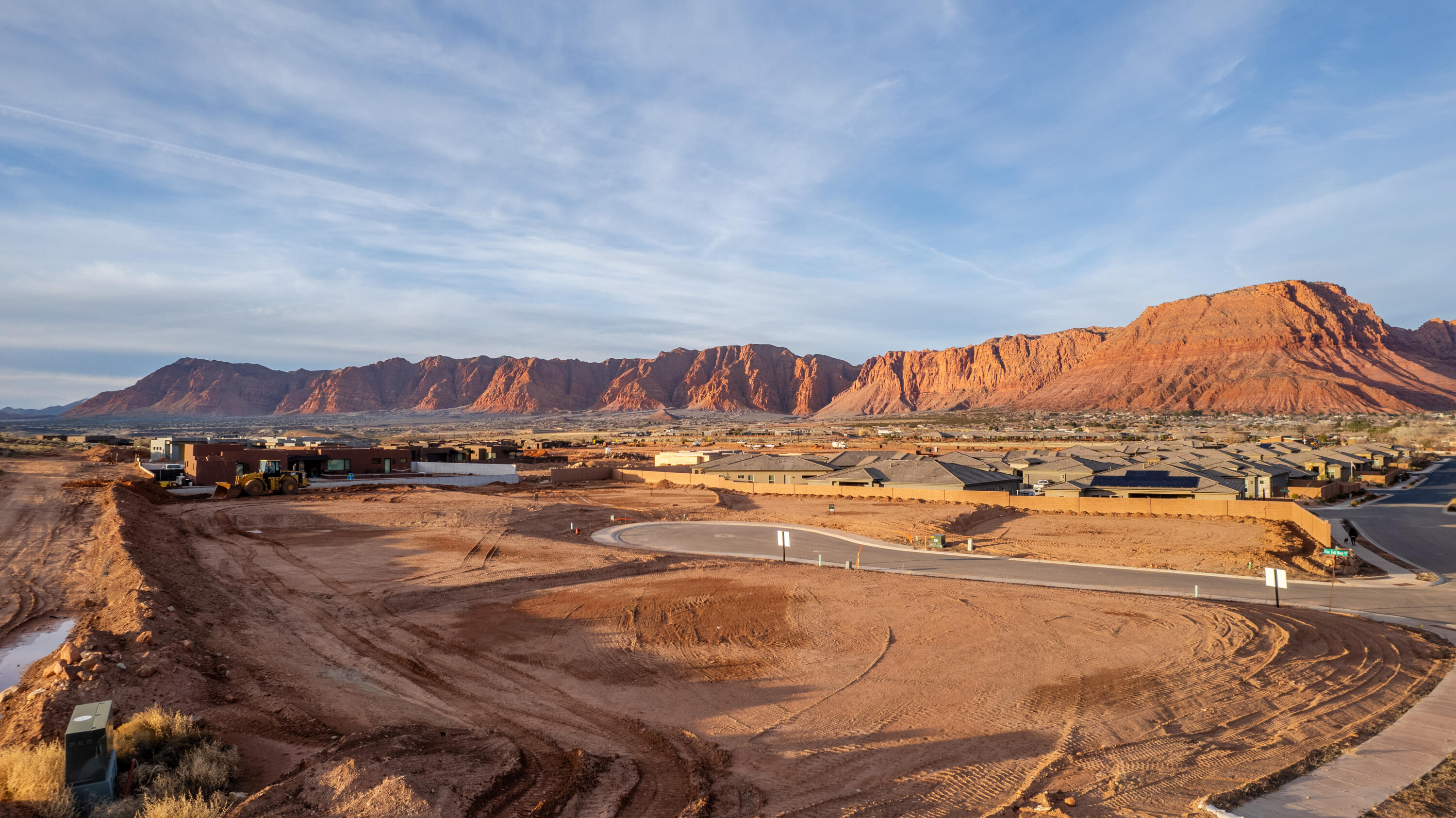 MOJAVE FLATS - Land