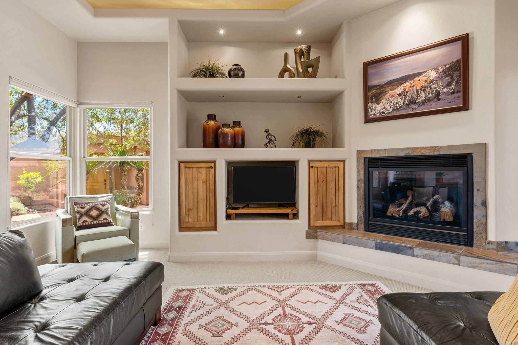 ENTRADA SAND POINT - Residential