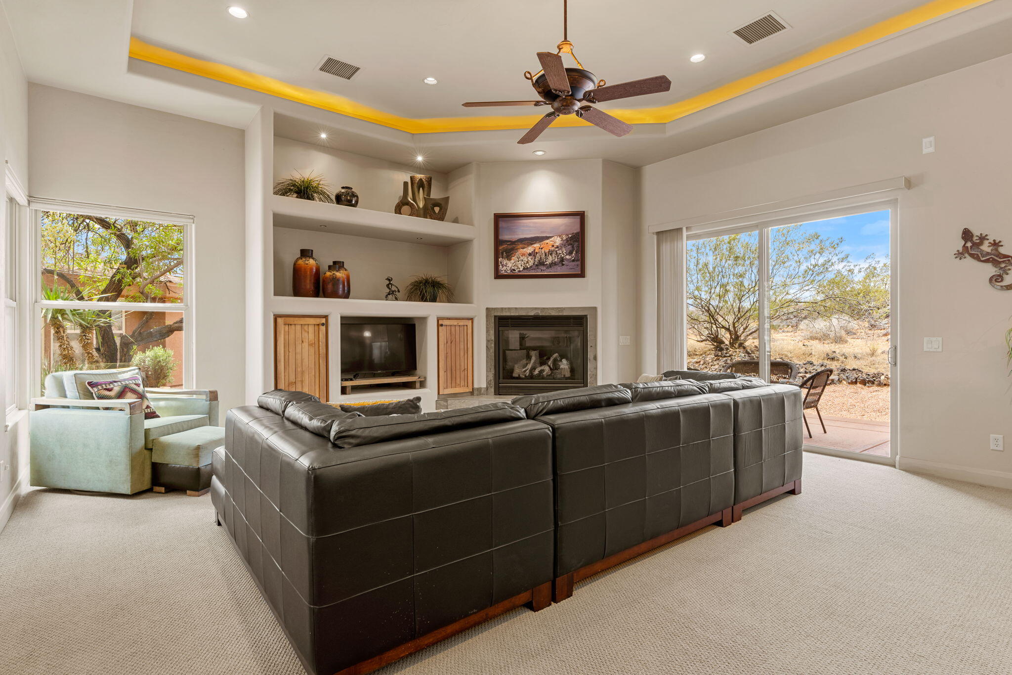 ENTRADA SAND POINT - Residential